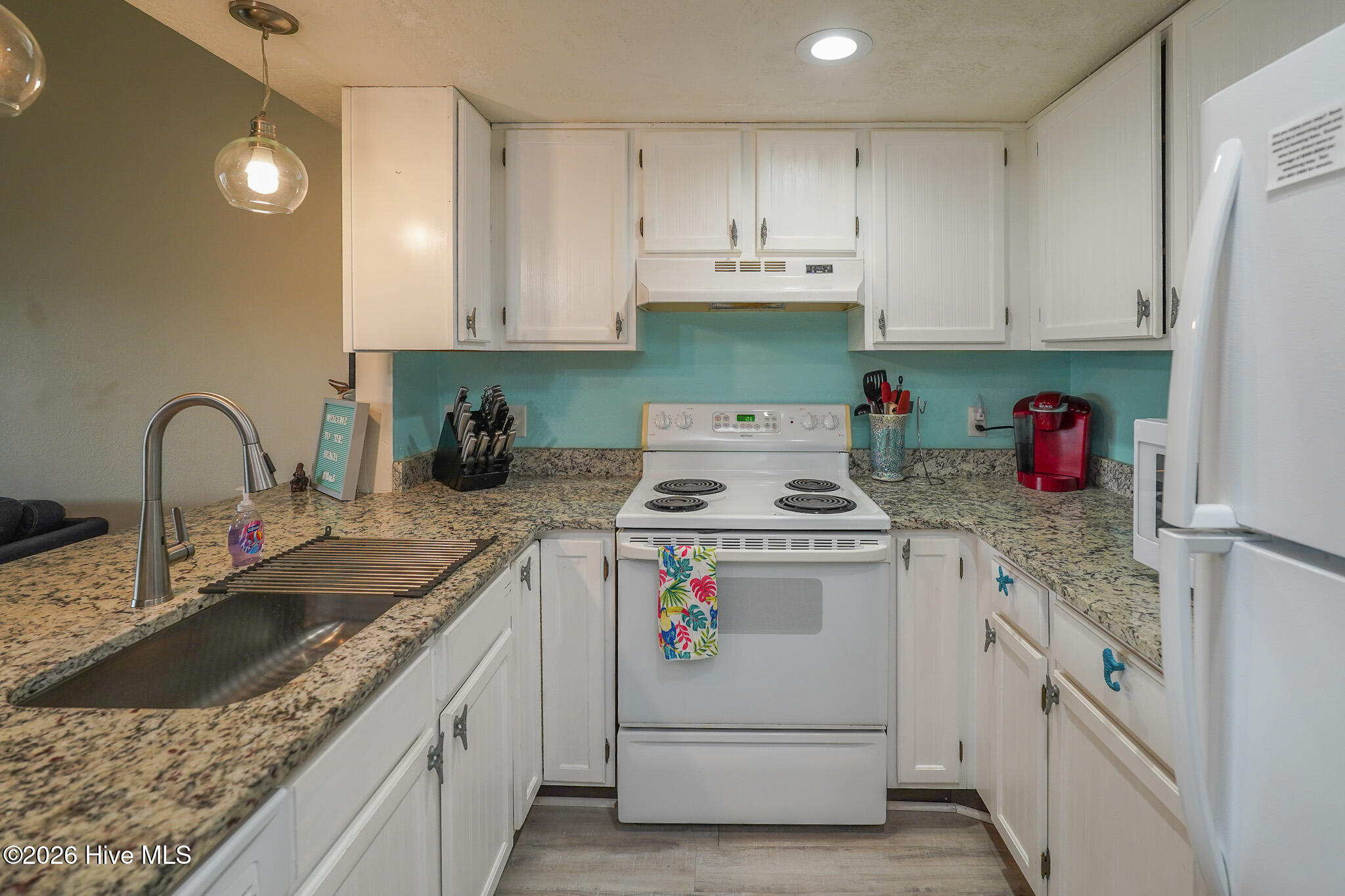 100550894 | Photo 15