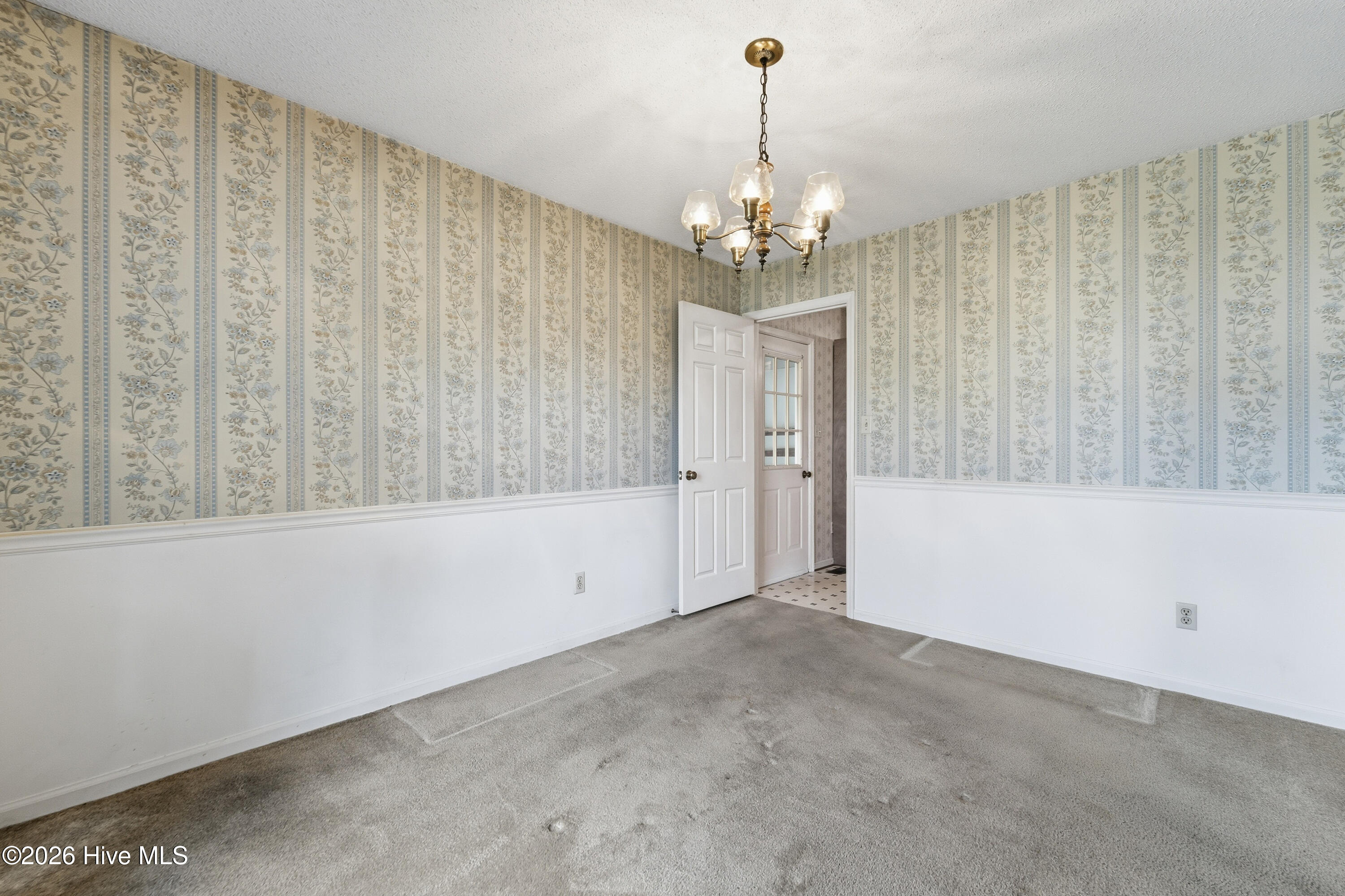 100563491 | Photo 14