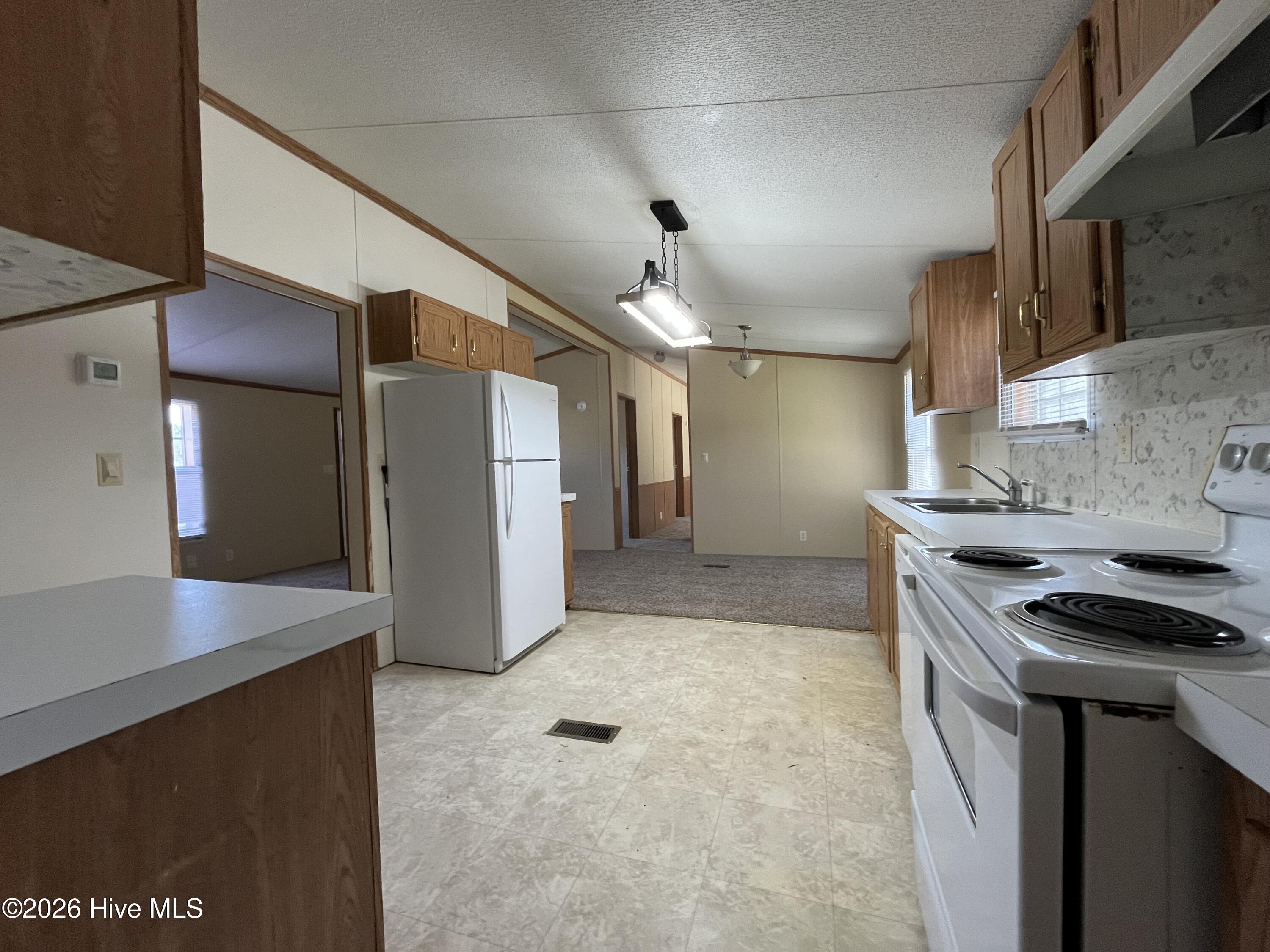 100552039 | Photo 13