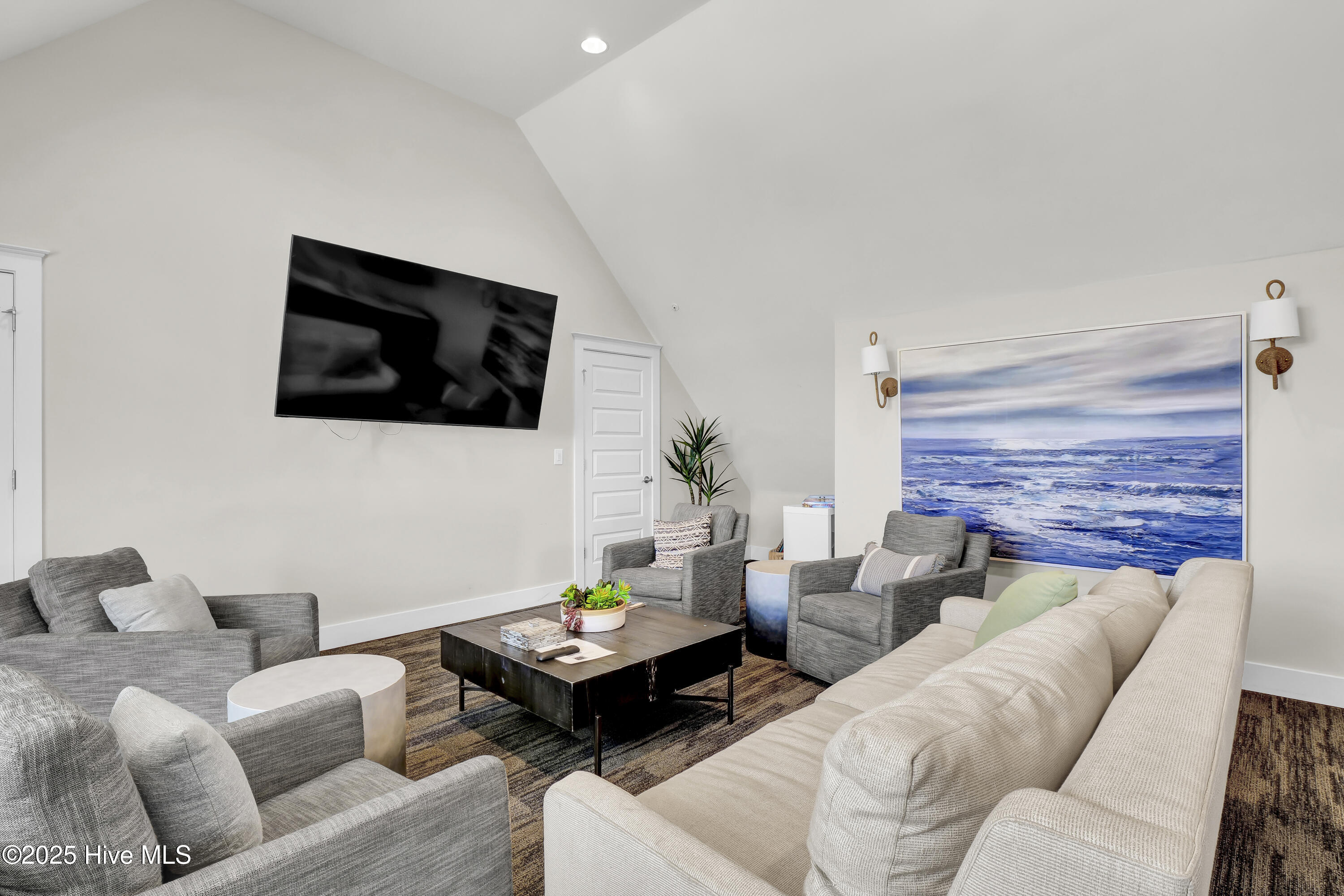 100557046 | Photo 56