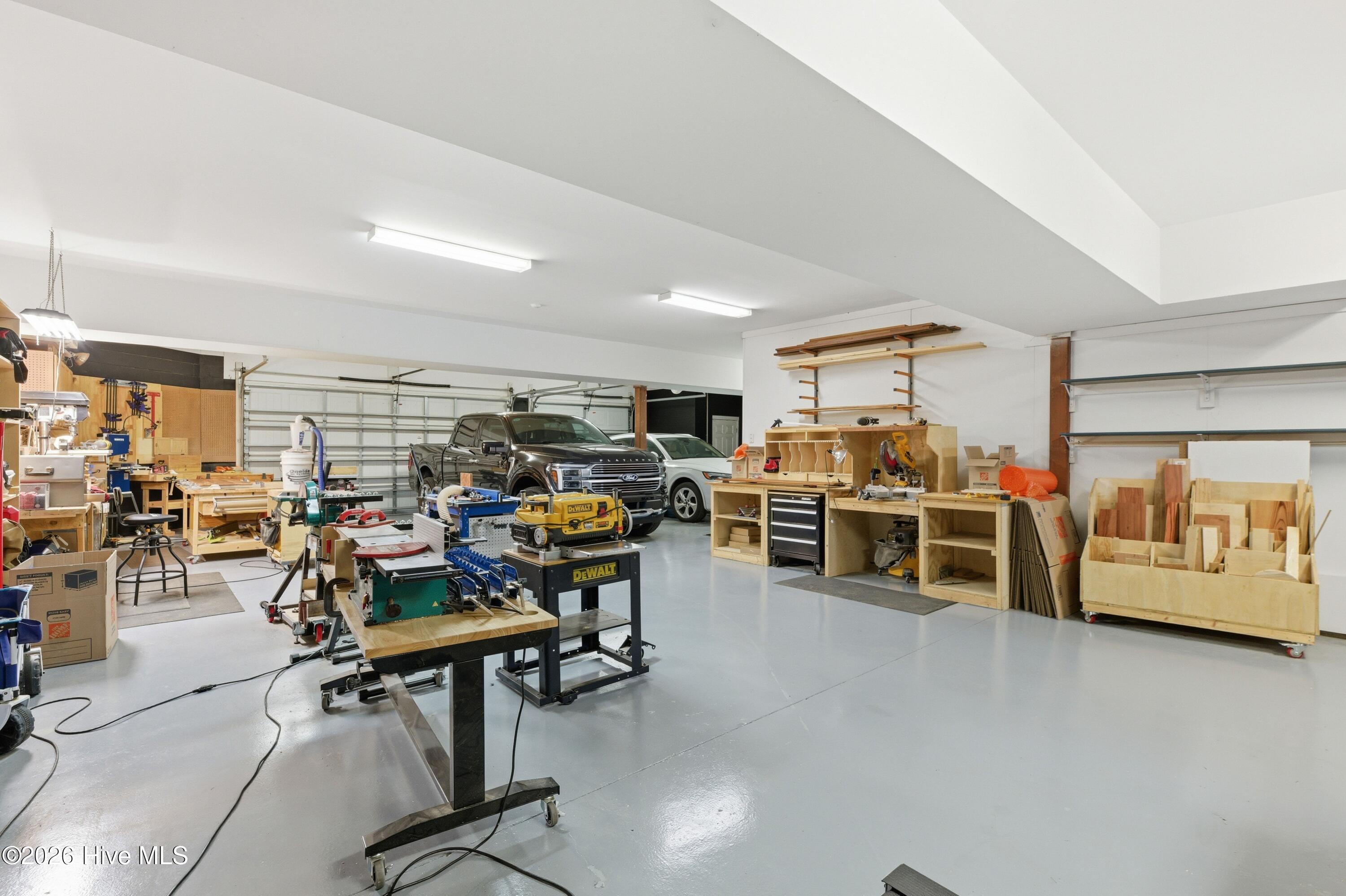 100564058 | Photo 62