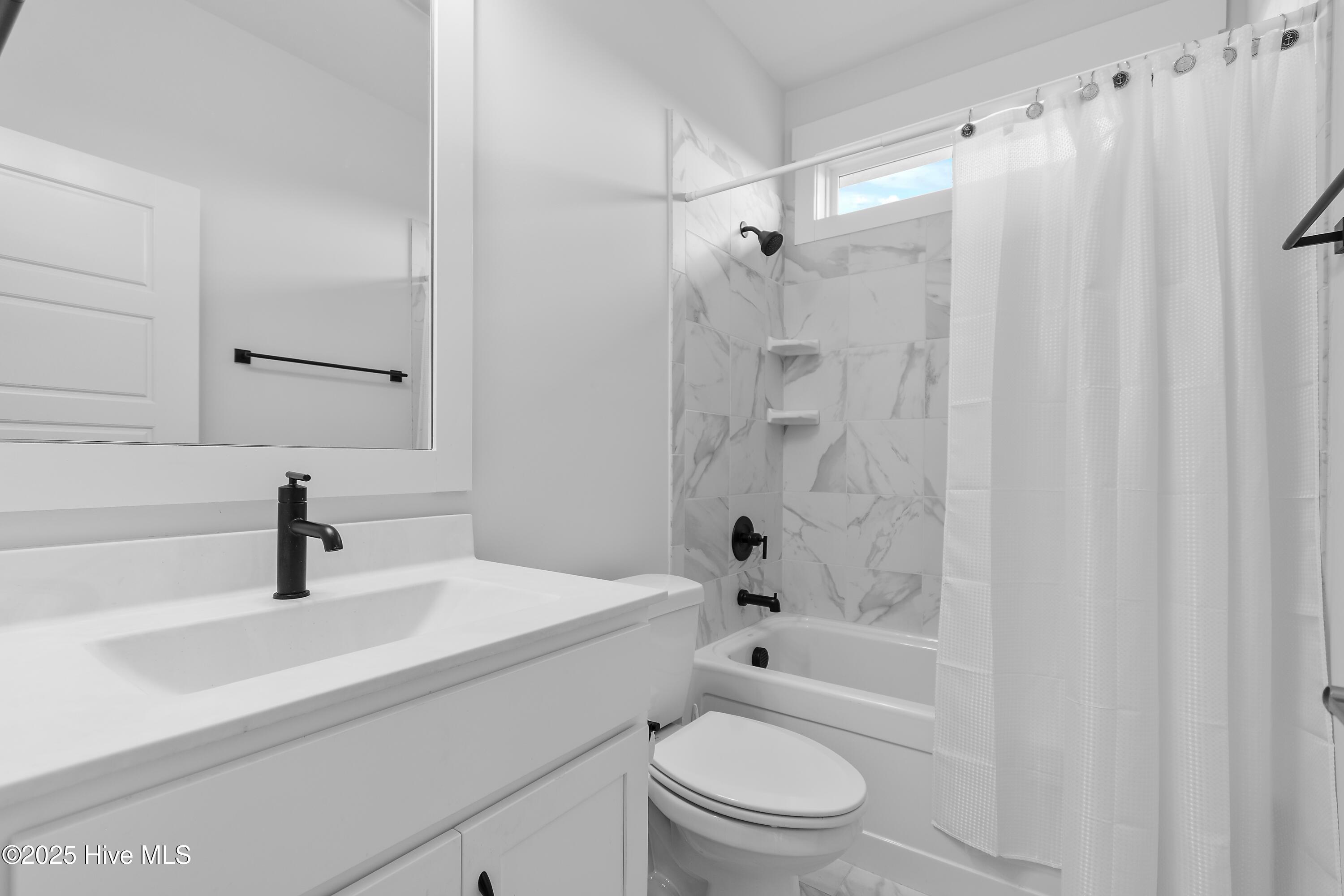 100539613 | Photo 30