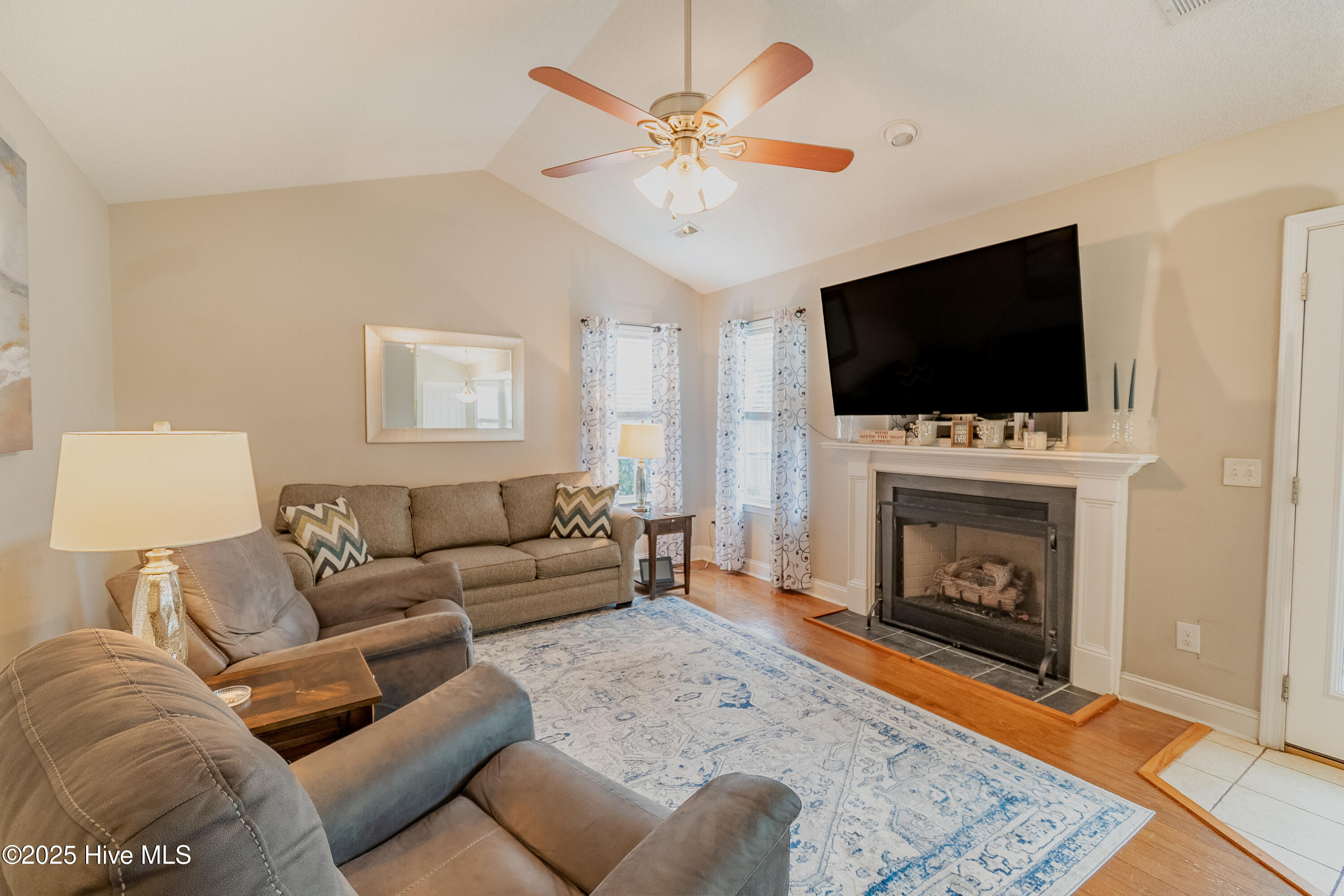 100531155 | Photo 22