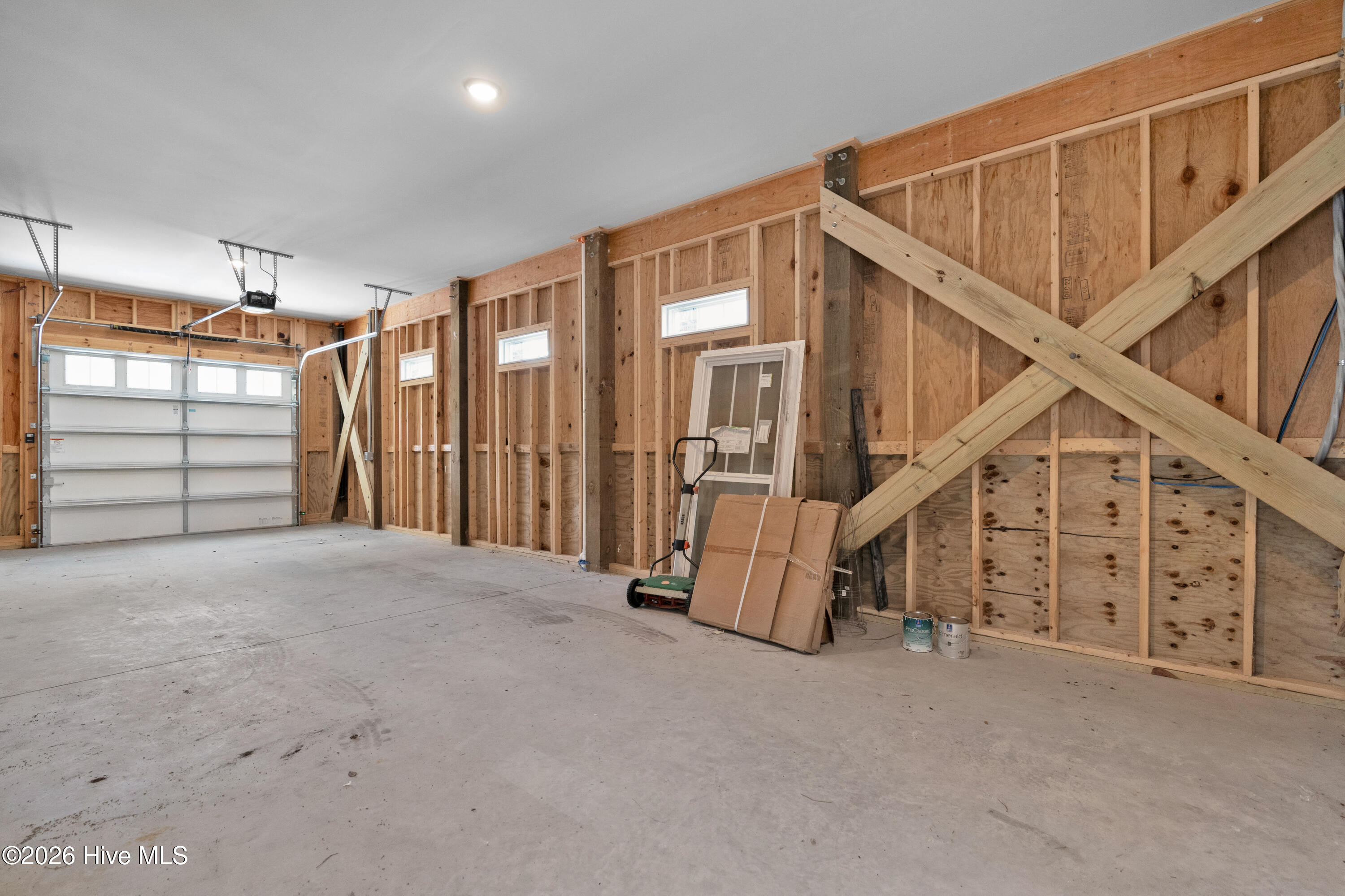 100565490 | Photo 46