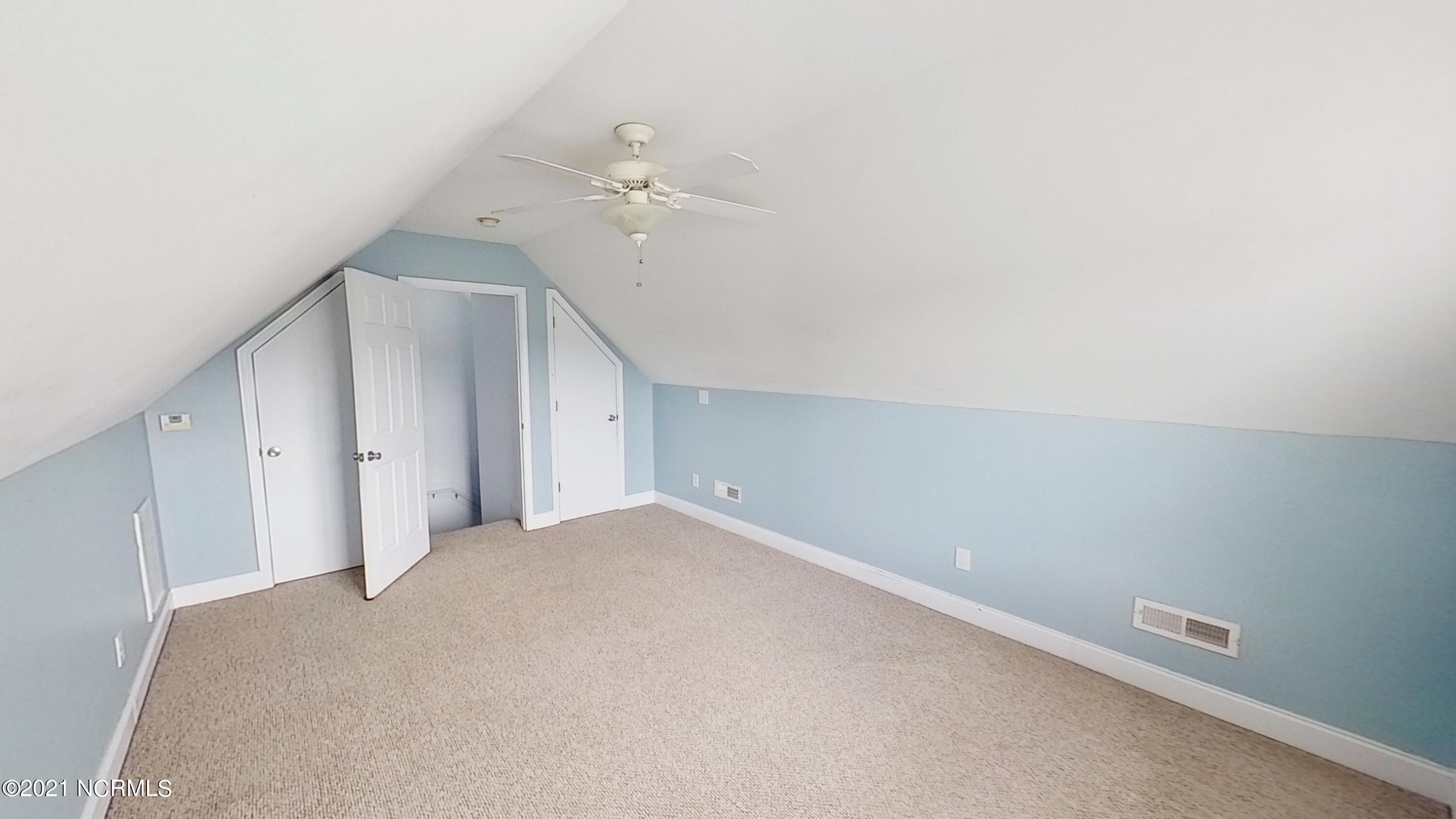 100546873 | Photo 24