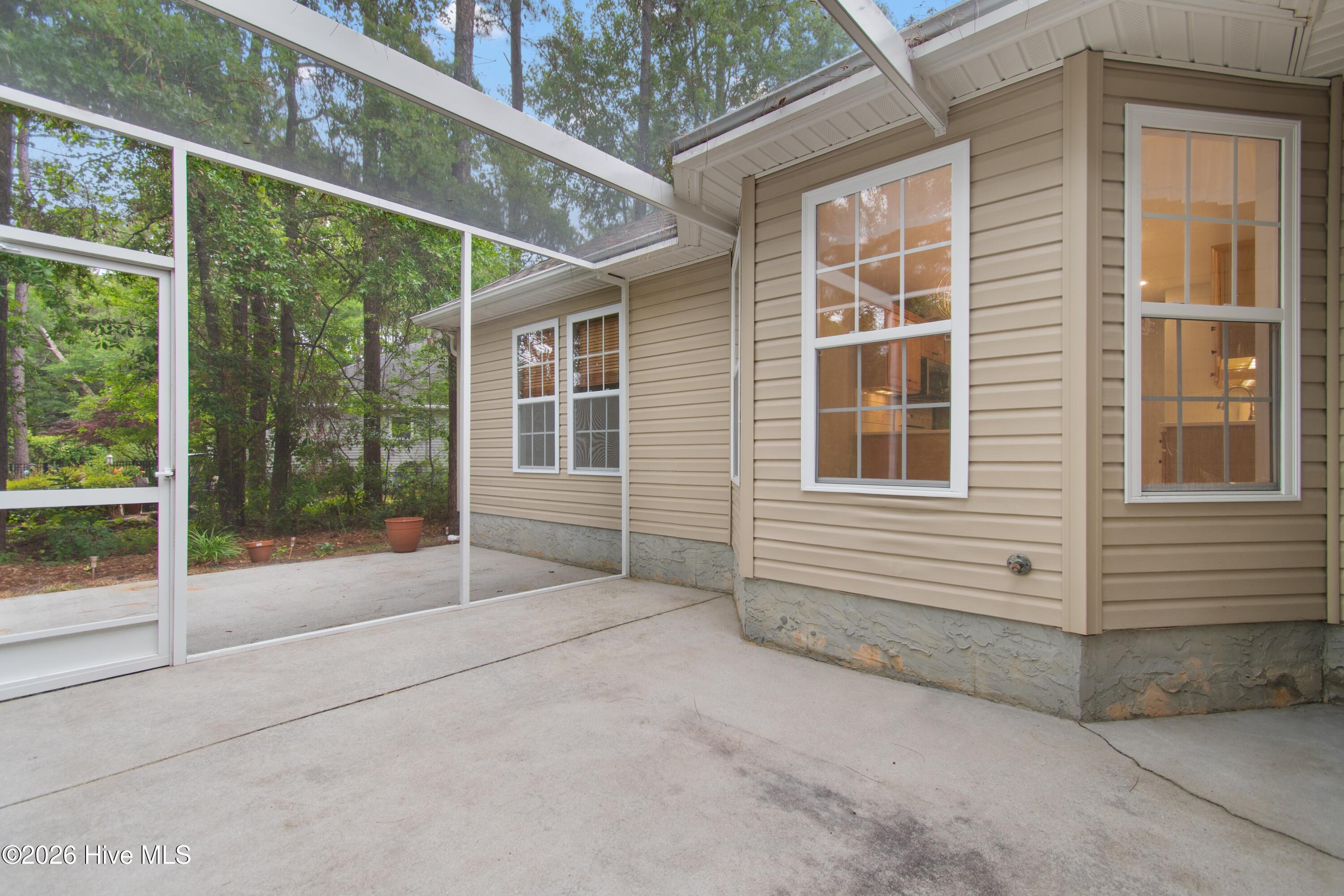 100570075 | Photo 31