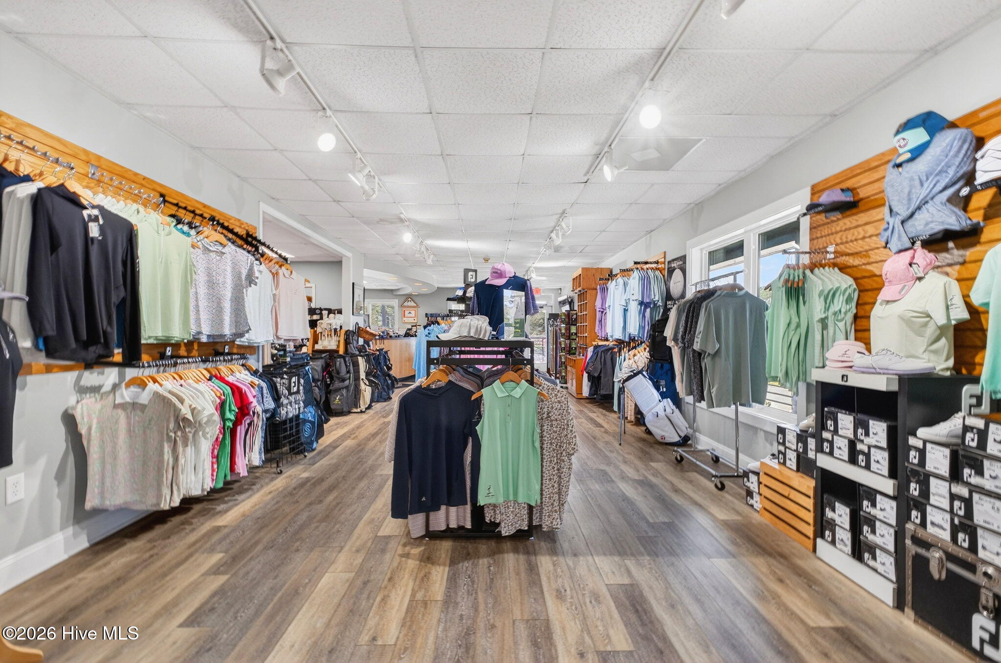 100561397 | Photo 89