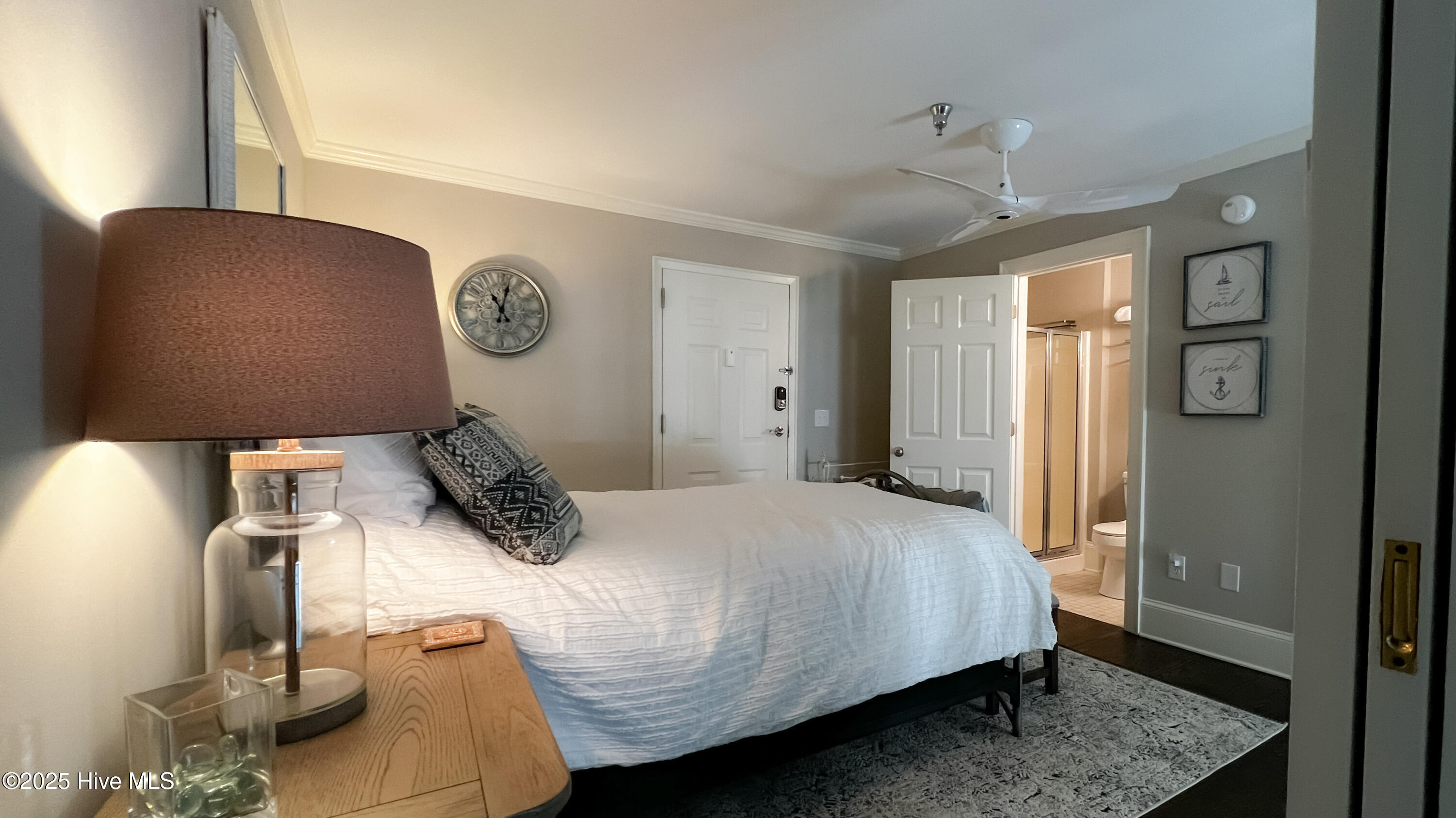 100536347 | Photo 10