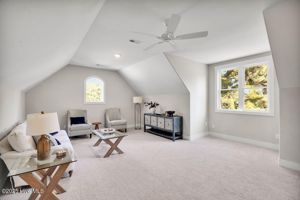 100529674 | Photo 98