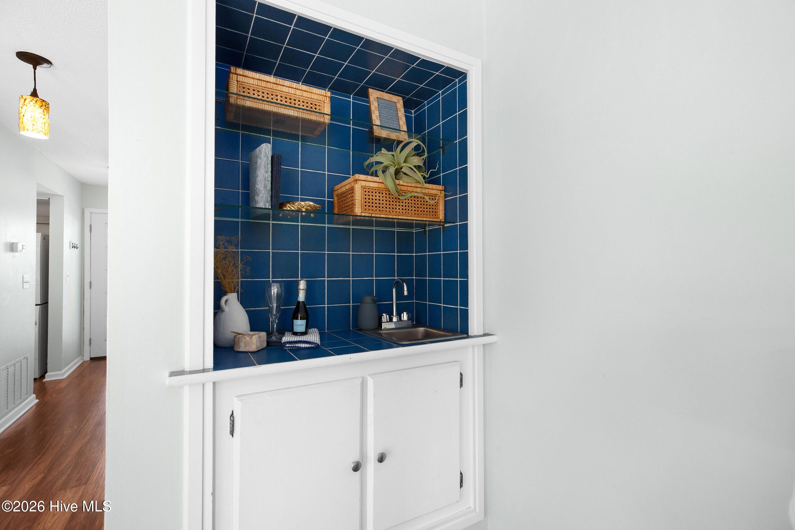 100561639 | Photo 20