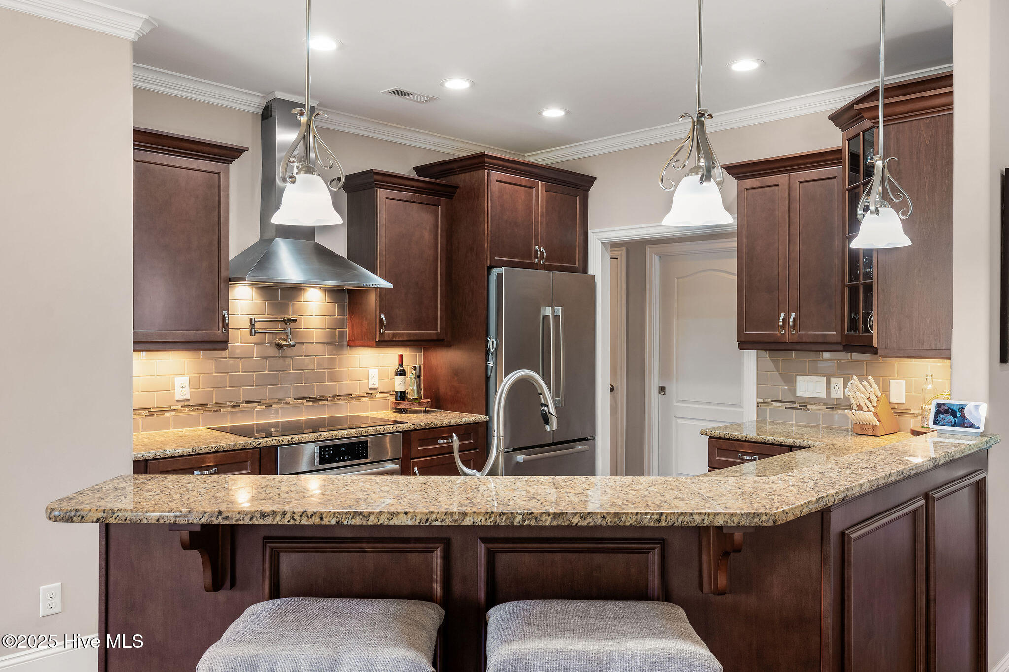 100541913 | Photo 52