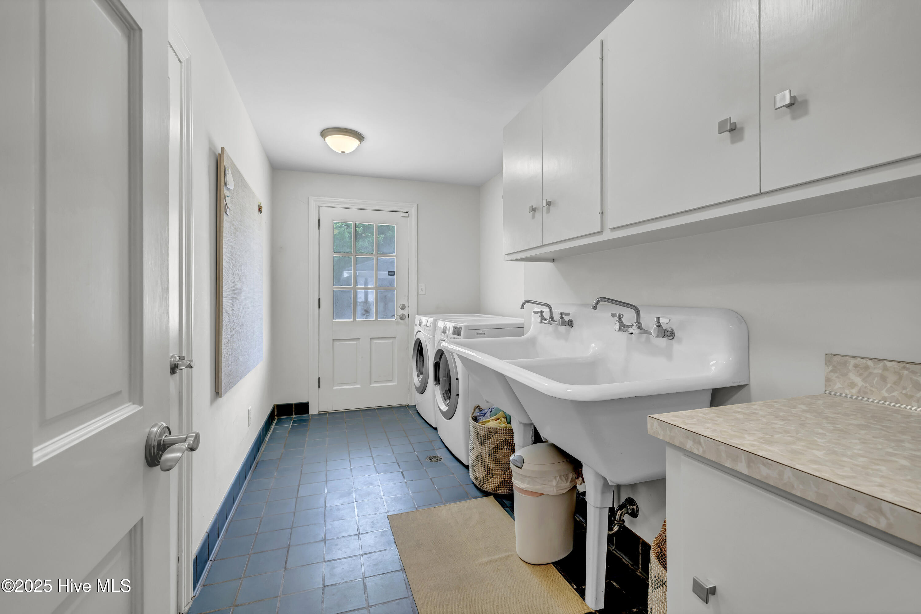 100519719 | Photo 22