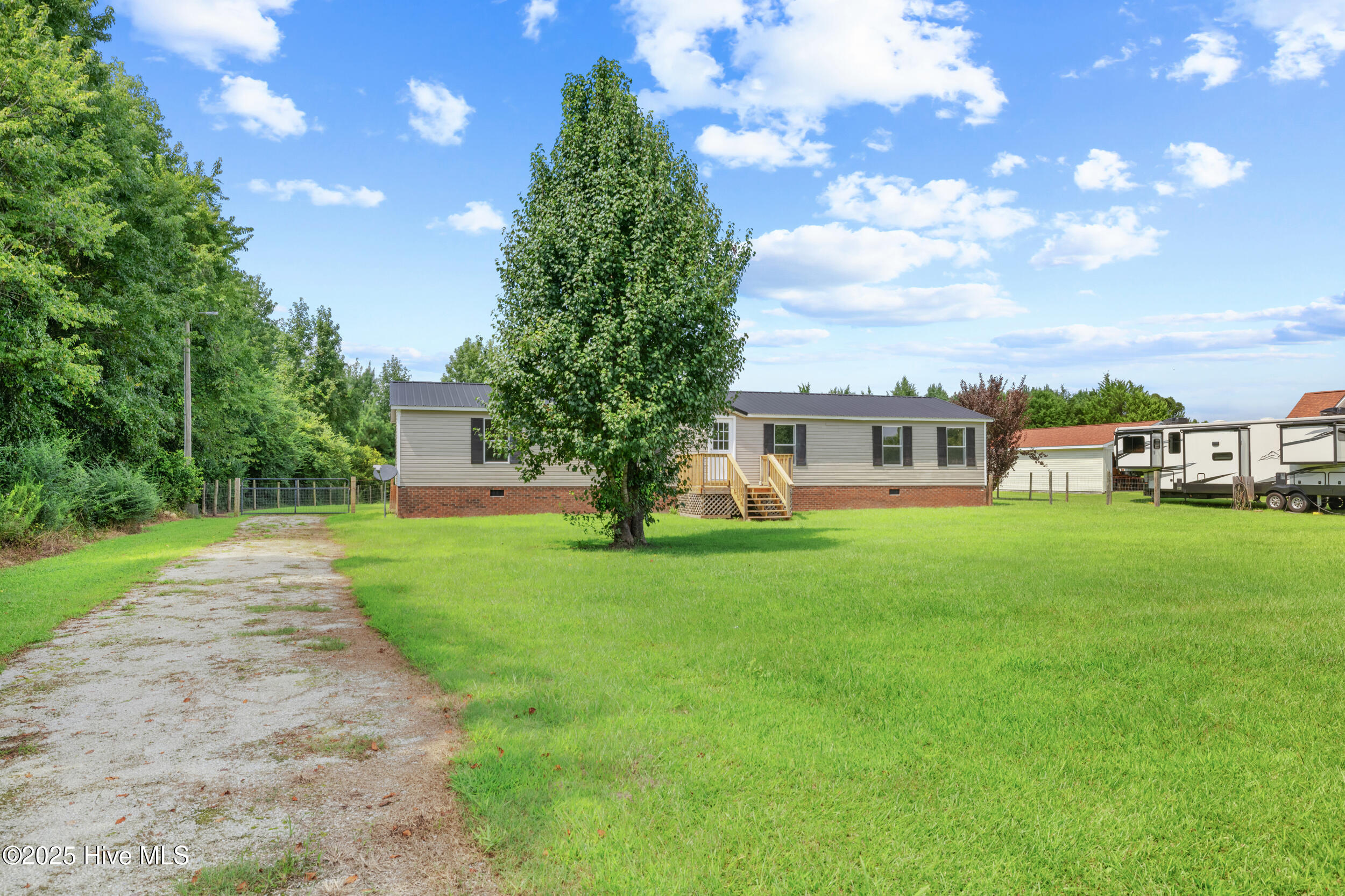 295 Francktown Road, Richlands, NC 28574 – photo 3: 025a3313