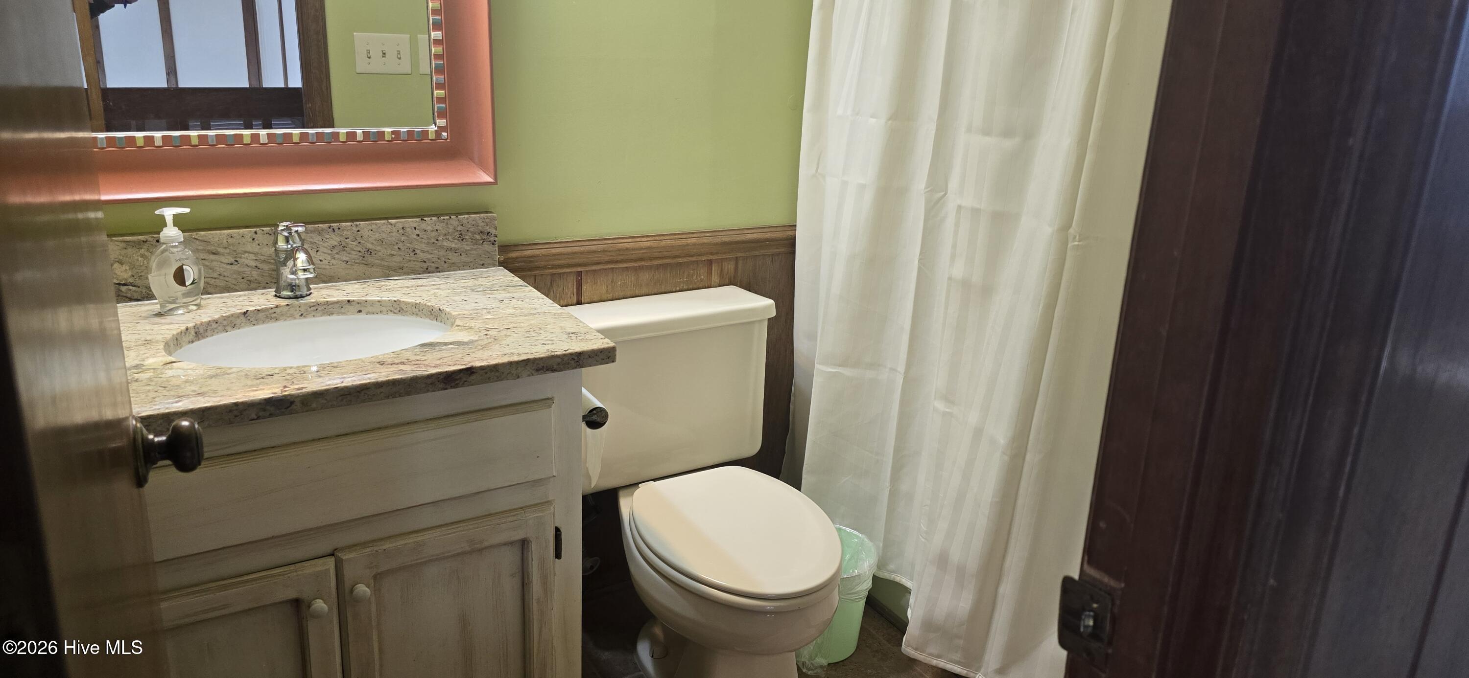 100559141 | Photo 24