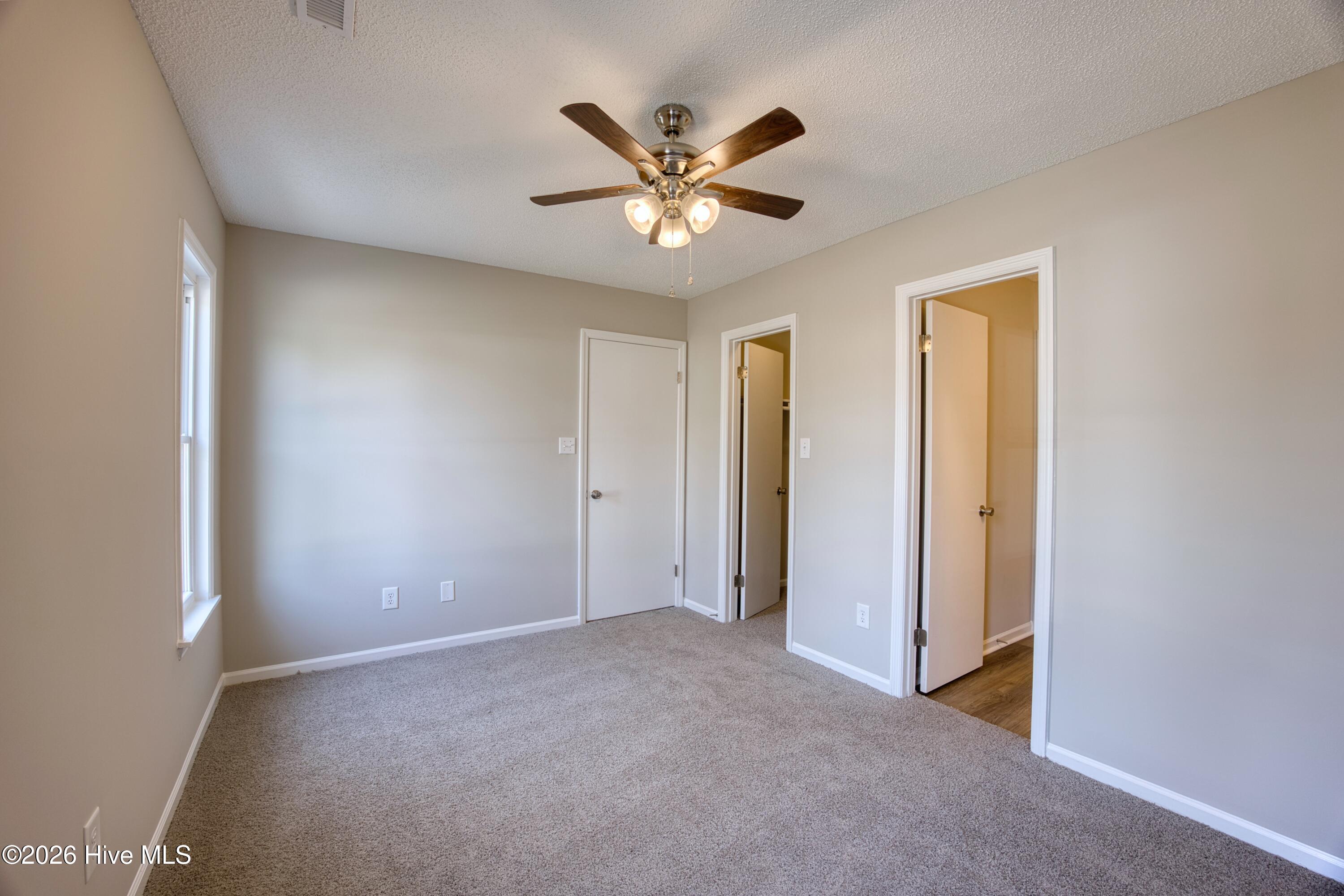 100561952 | Photo 14