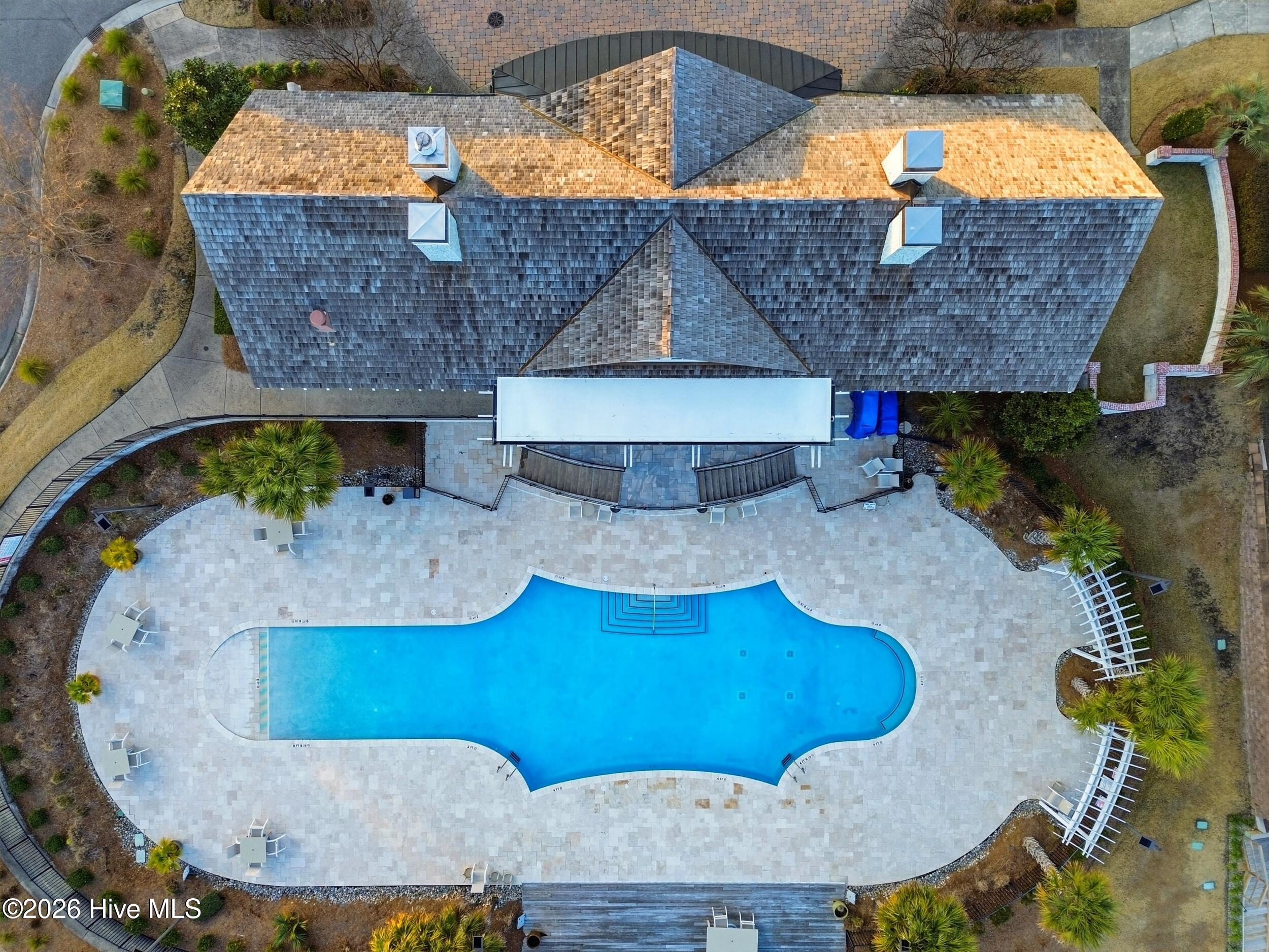 100567048 | Photo 52