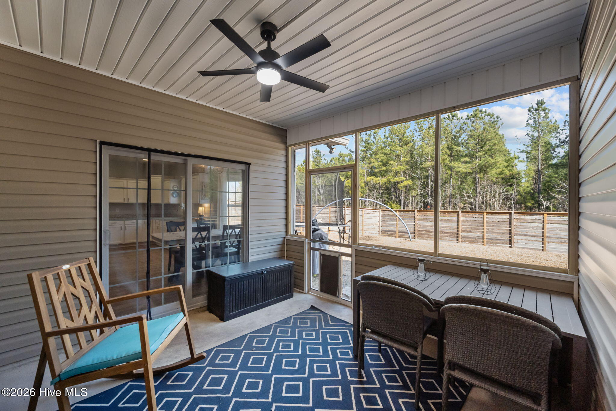 100553324 | Photo 45