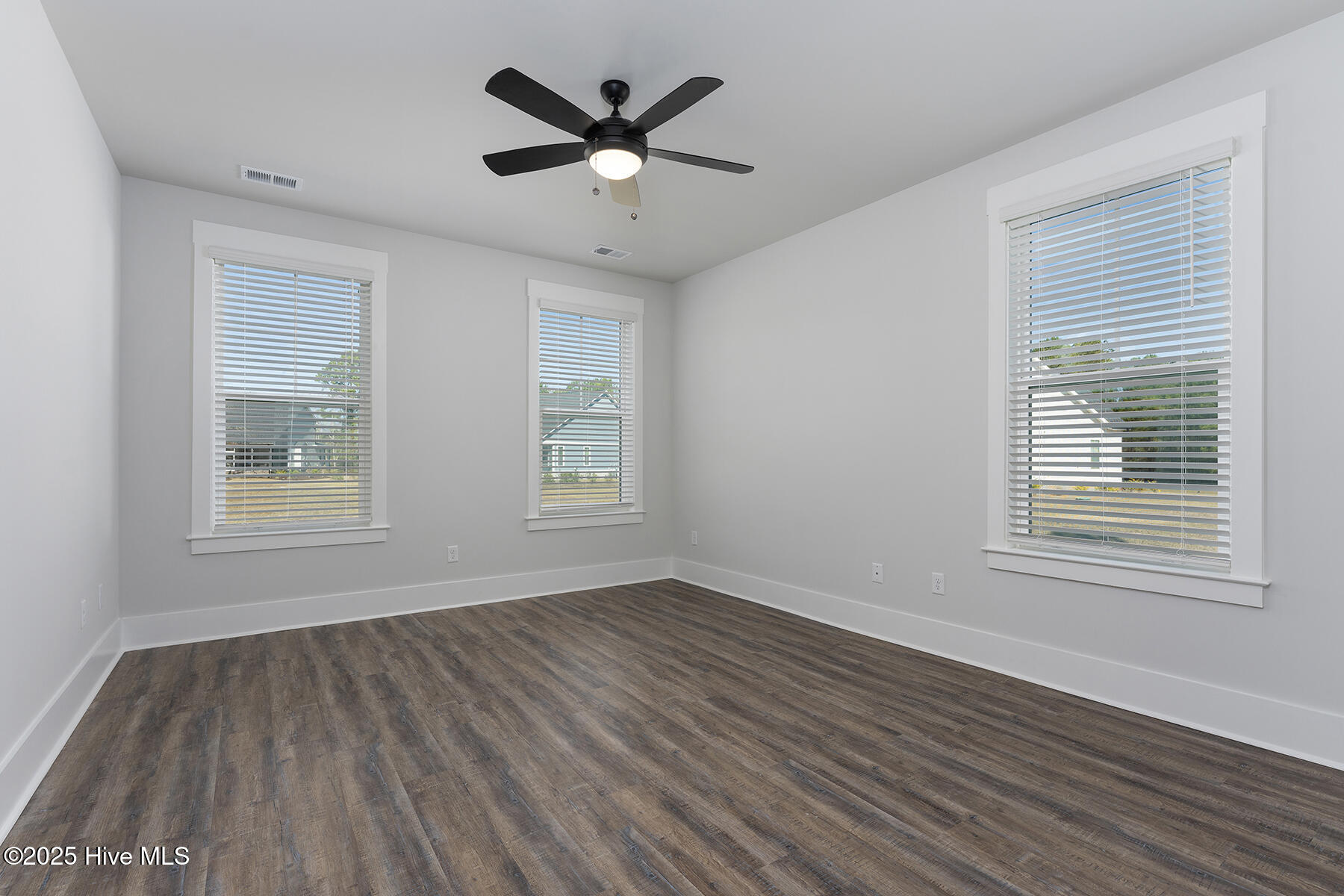 100506465 | Photo 13