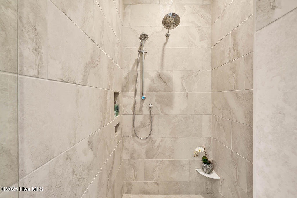 100441833 | Photo 28