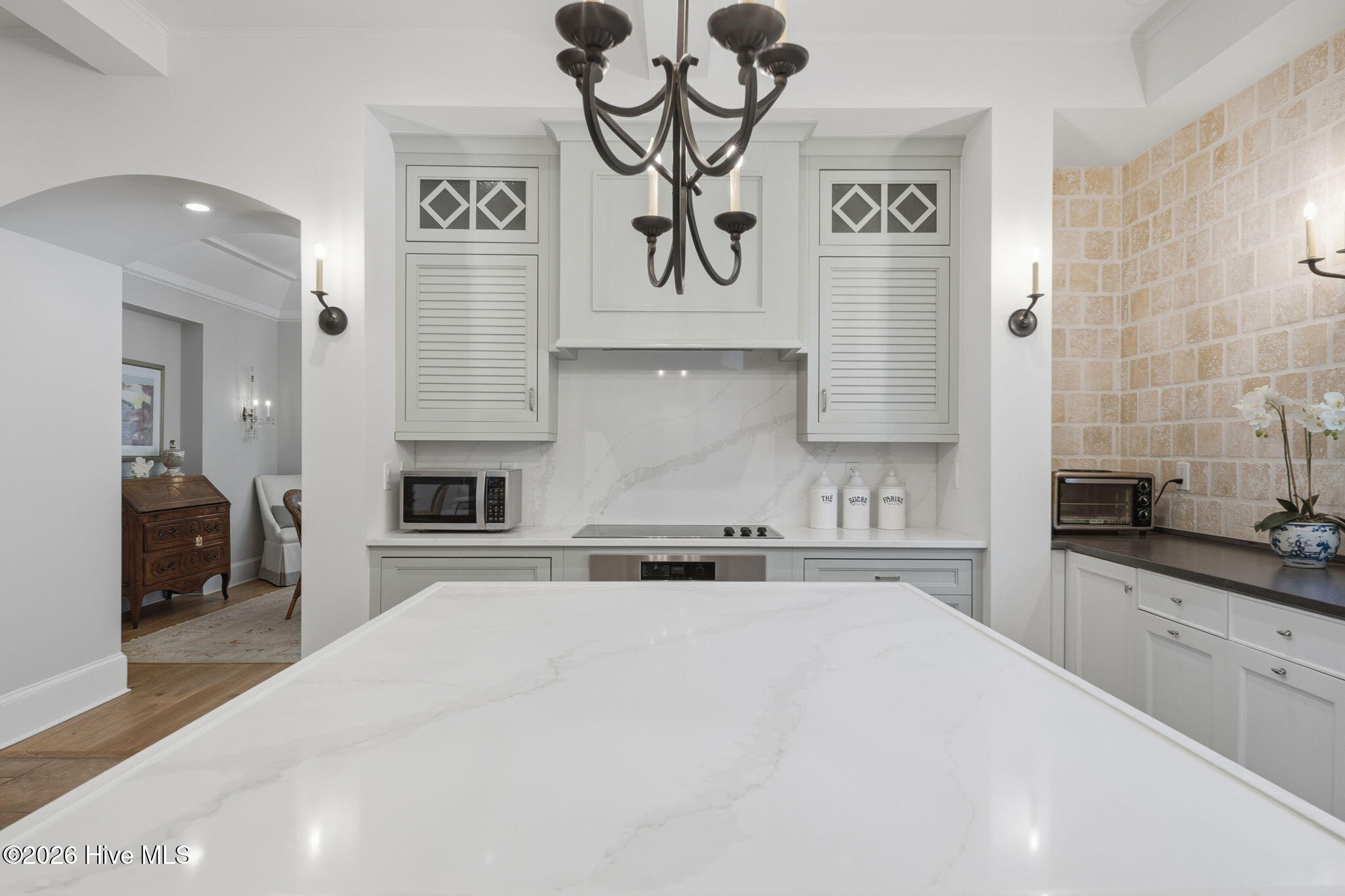 100570583 | Photo 21