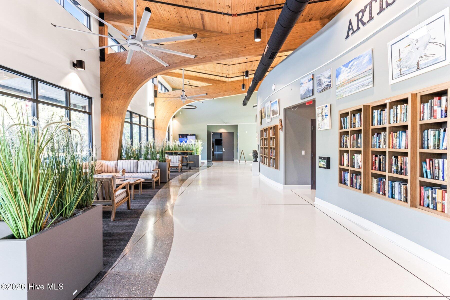 100555676 | Photo 61