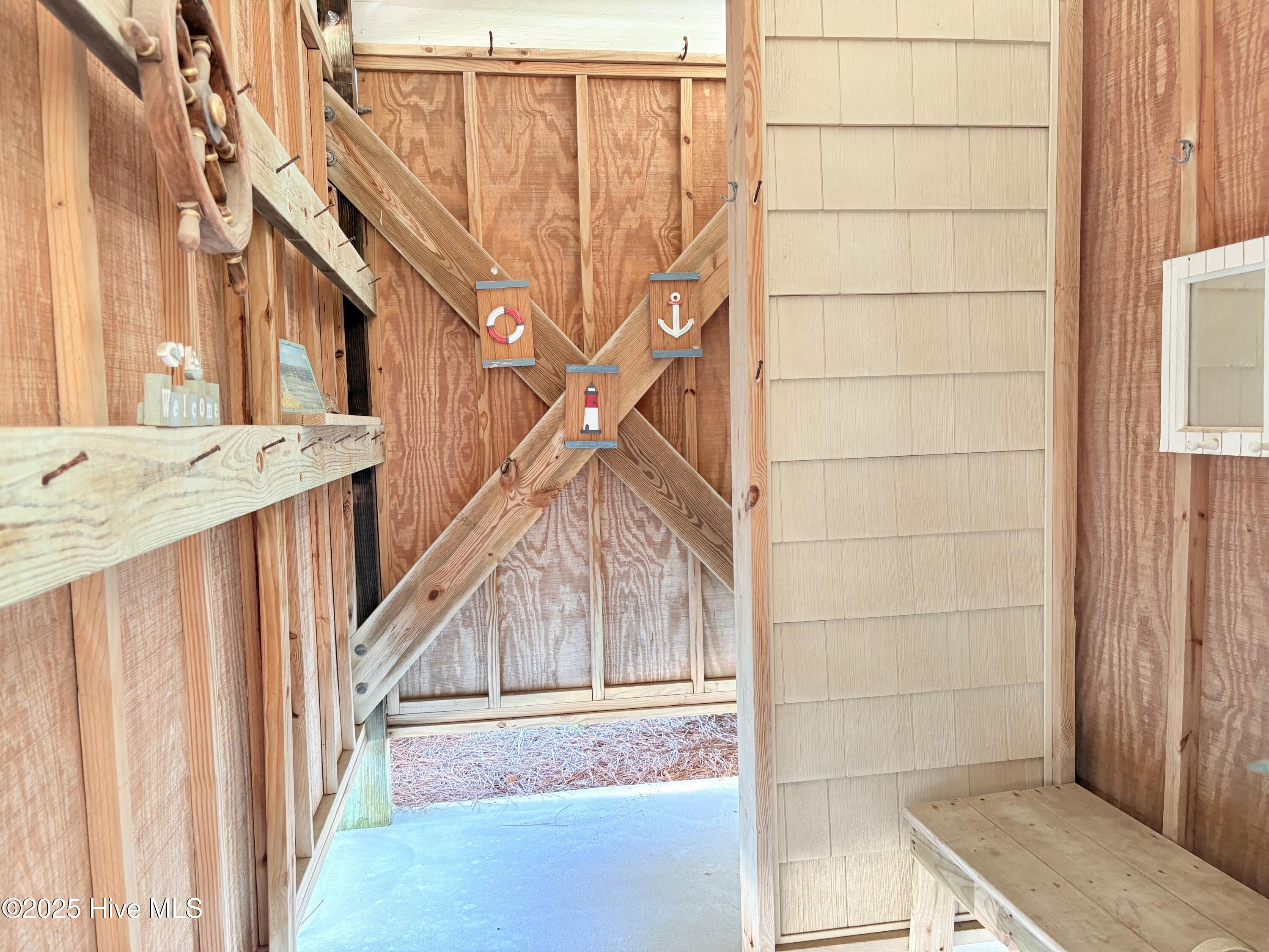 100529458 | Photo 33