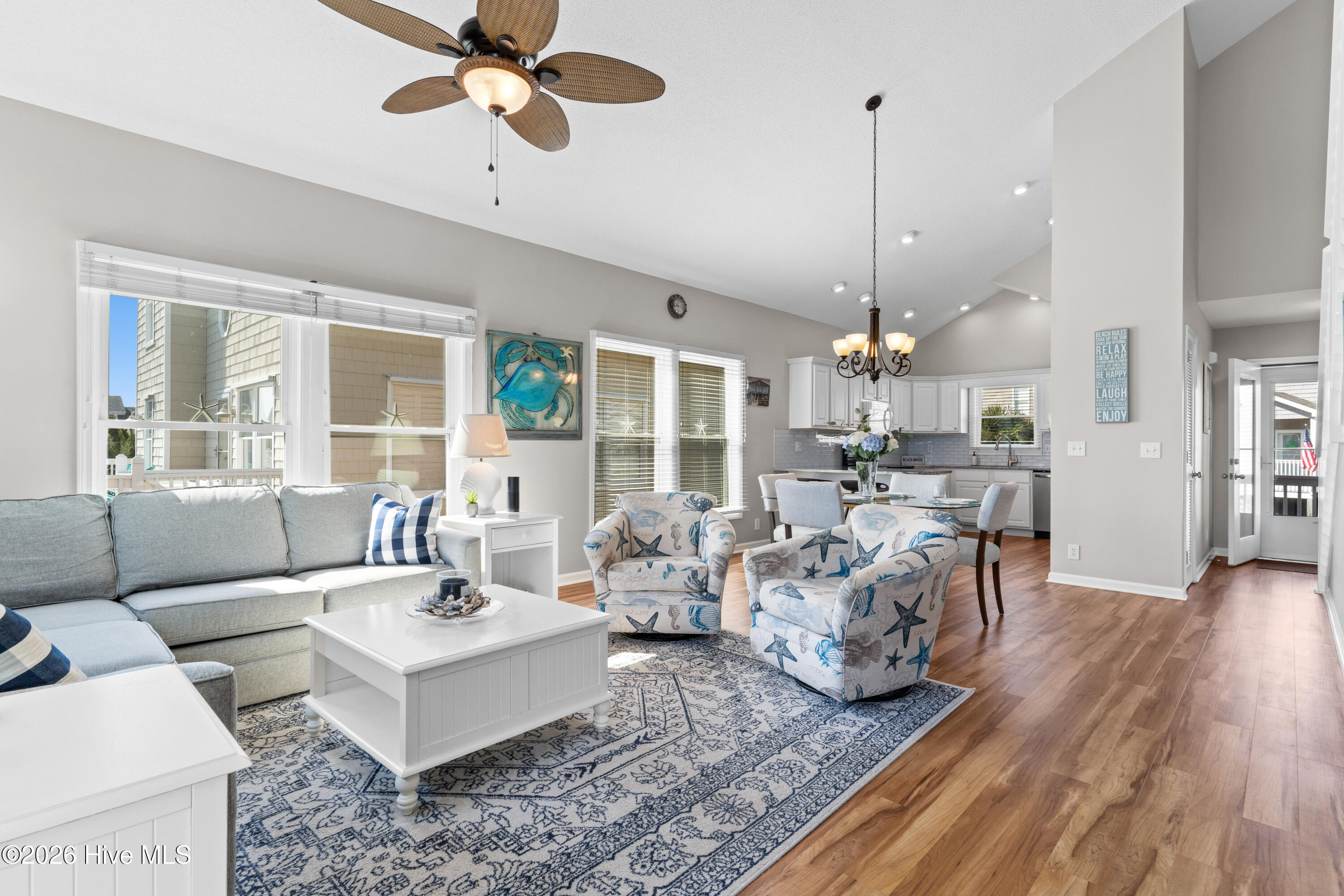 100560754 | Photo 21