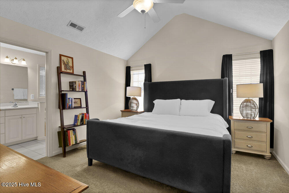 100555052 | Photo 12