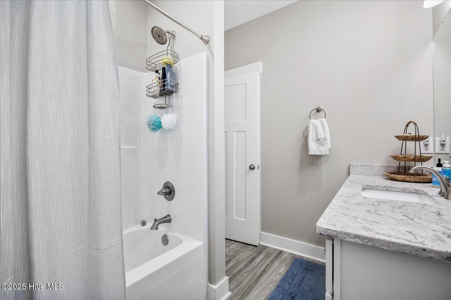 100528541 | Photo 15