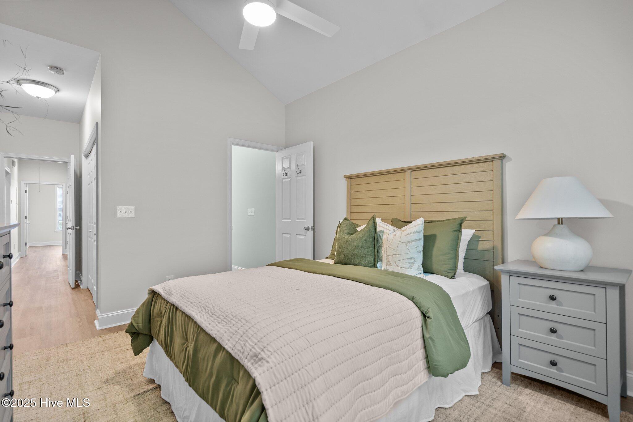 100514871 | Photo 25