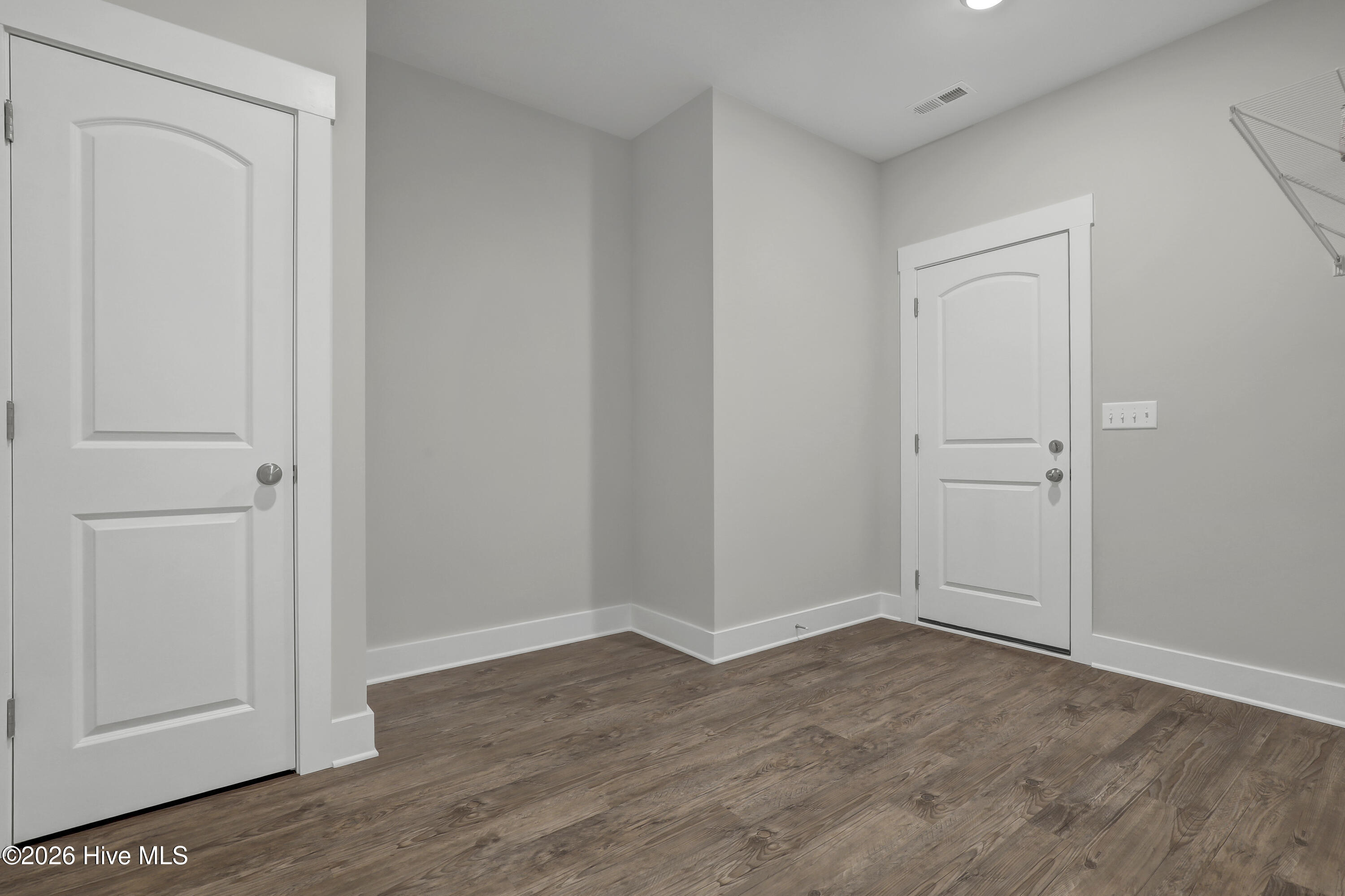 100534930 | Photo 22