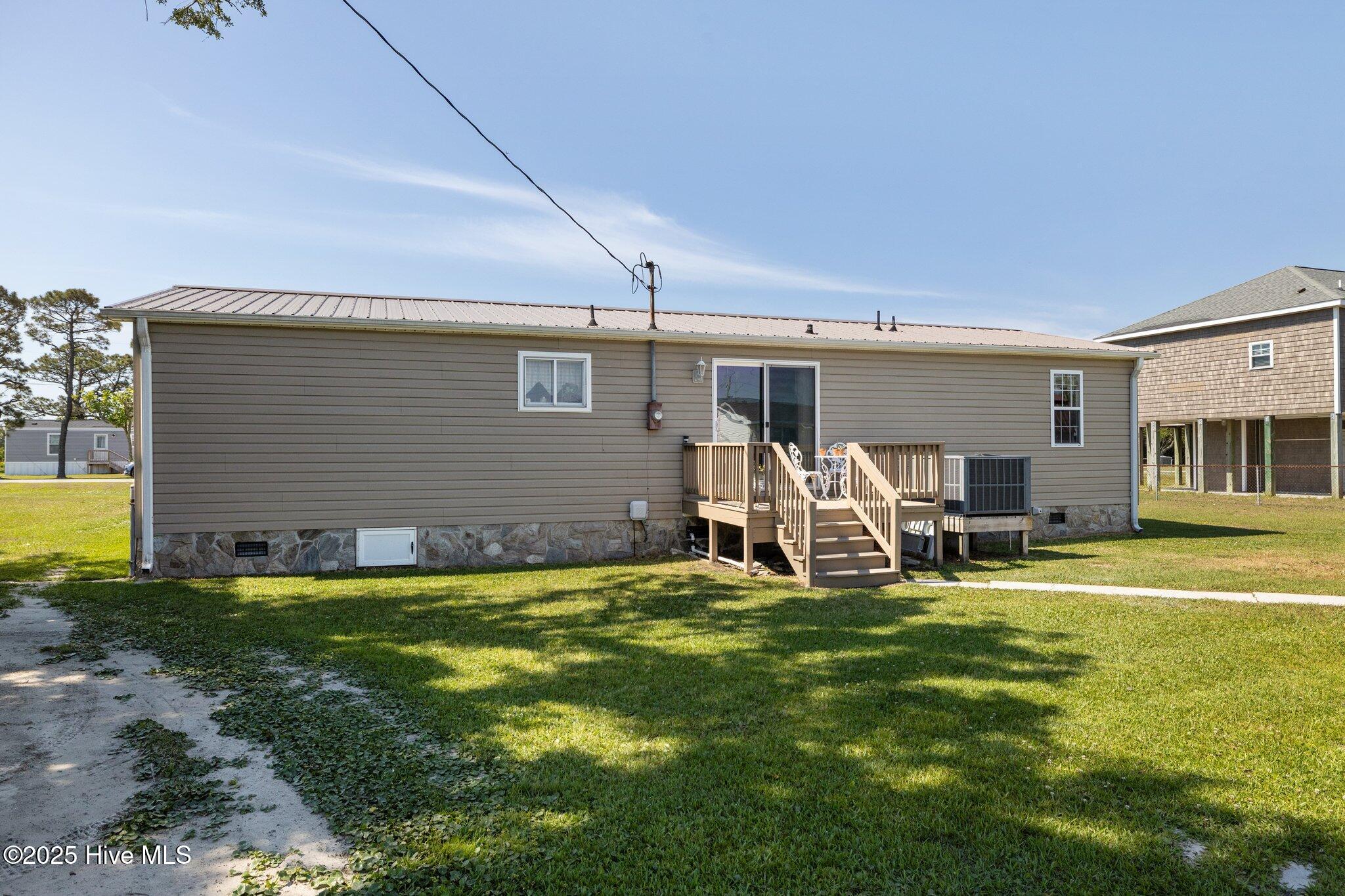 139 Diamond City Drive, Harkers Island, NC, 28531