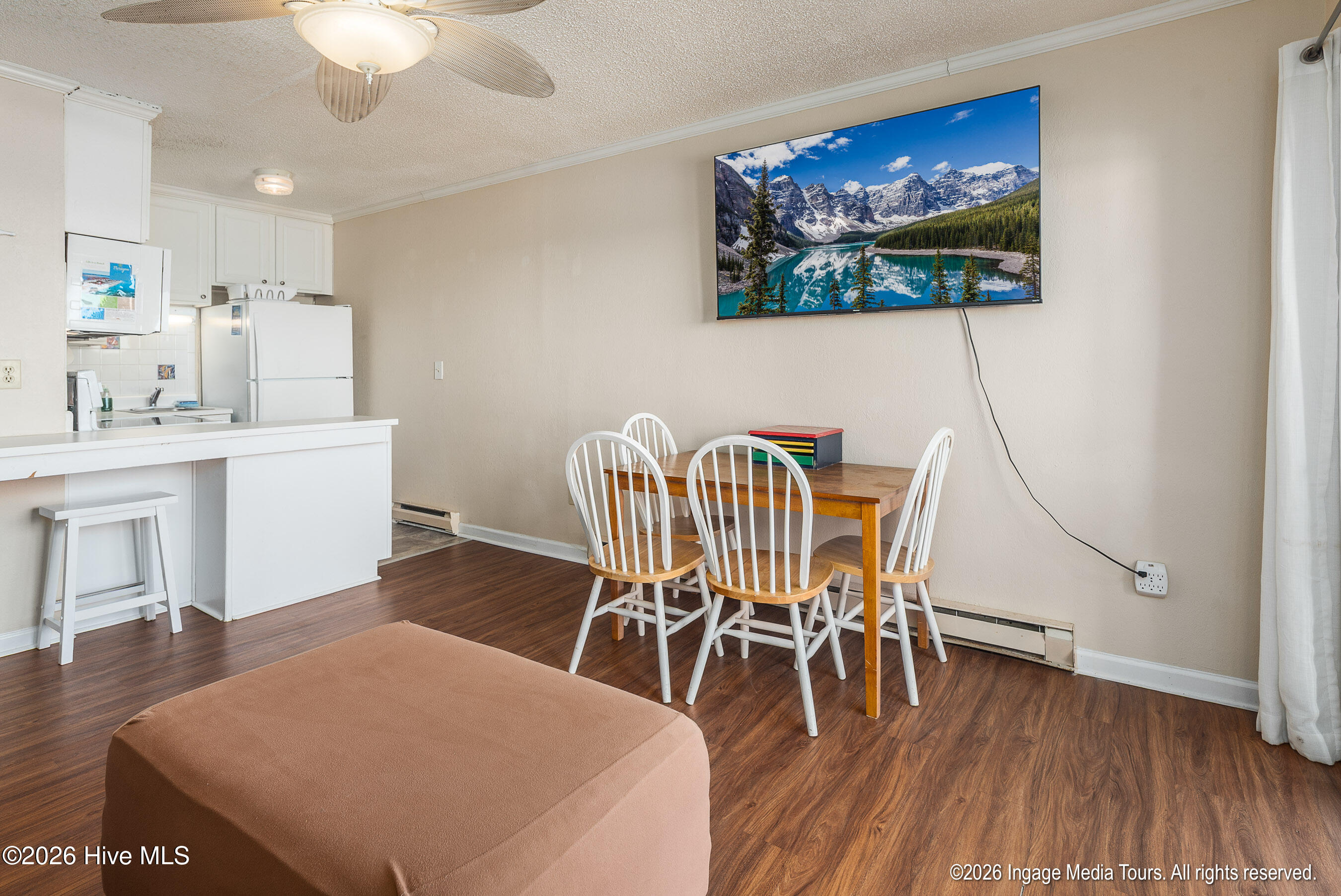 100548603 | Photo 16