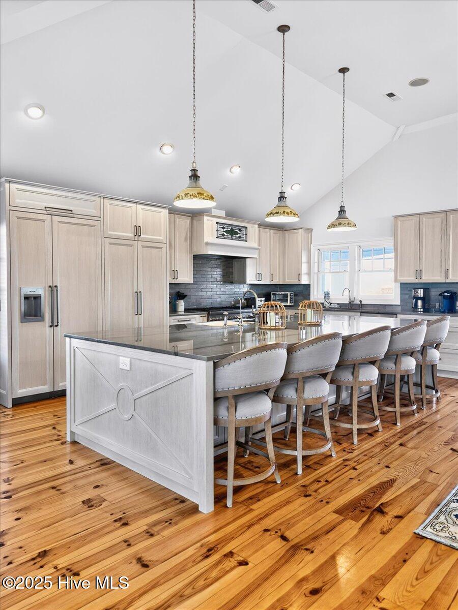 100540926 | Photo 11