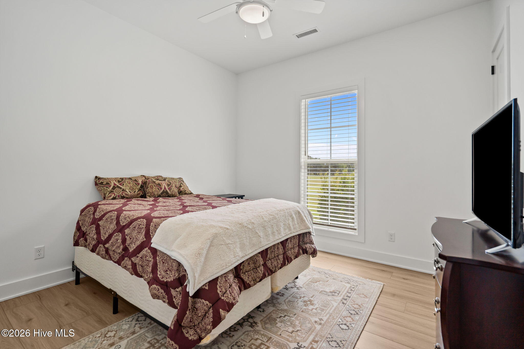 100566934 | Photo 43