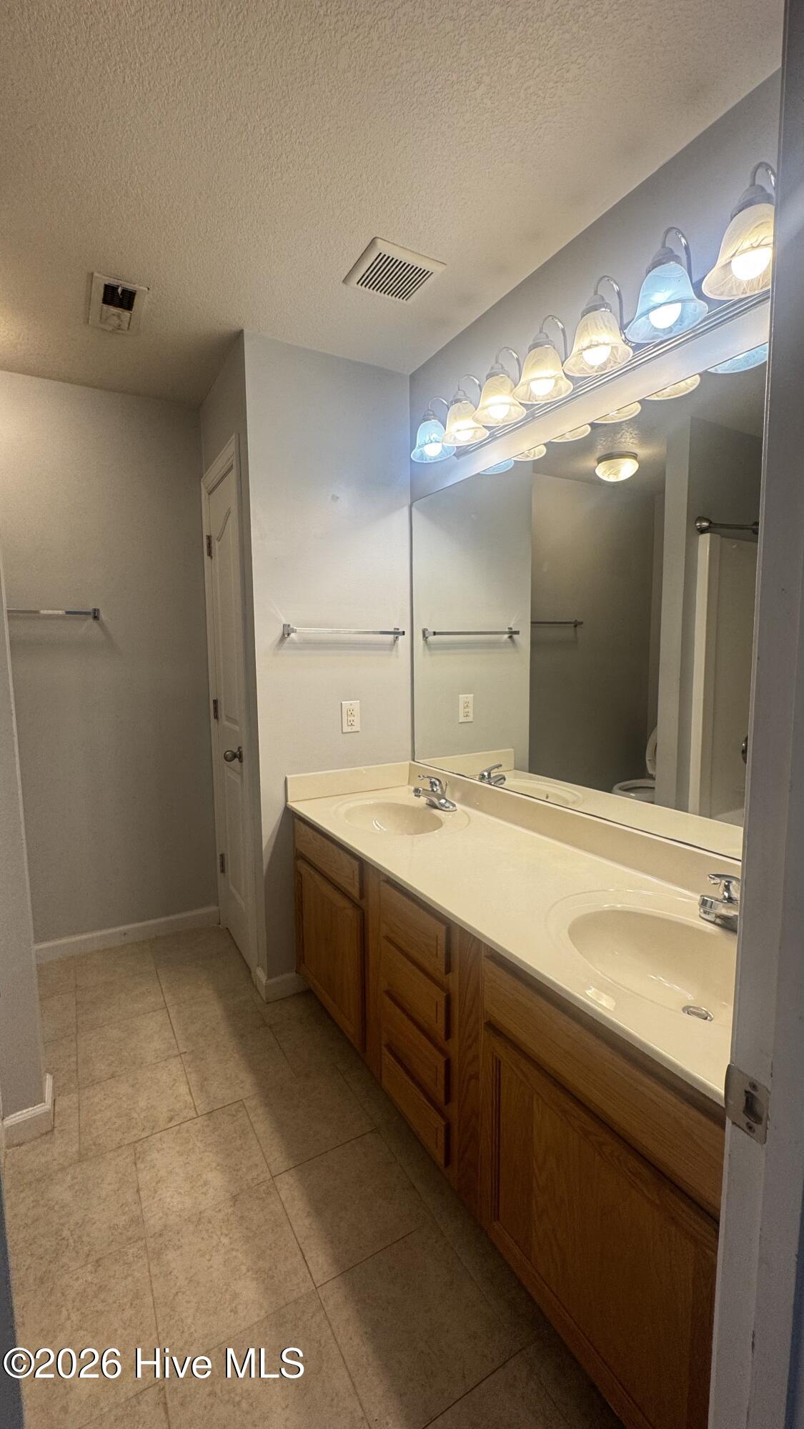 100547504 | Photo 13