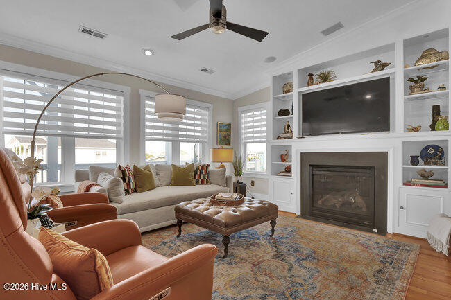 100552893 | Photo 19