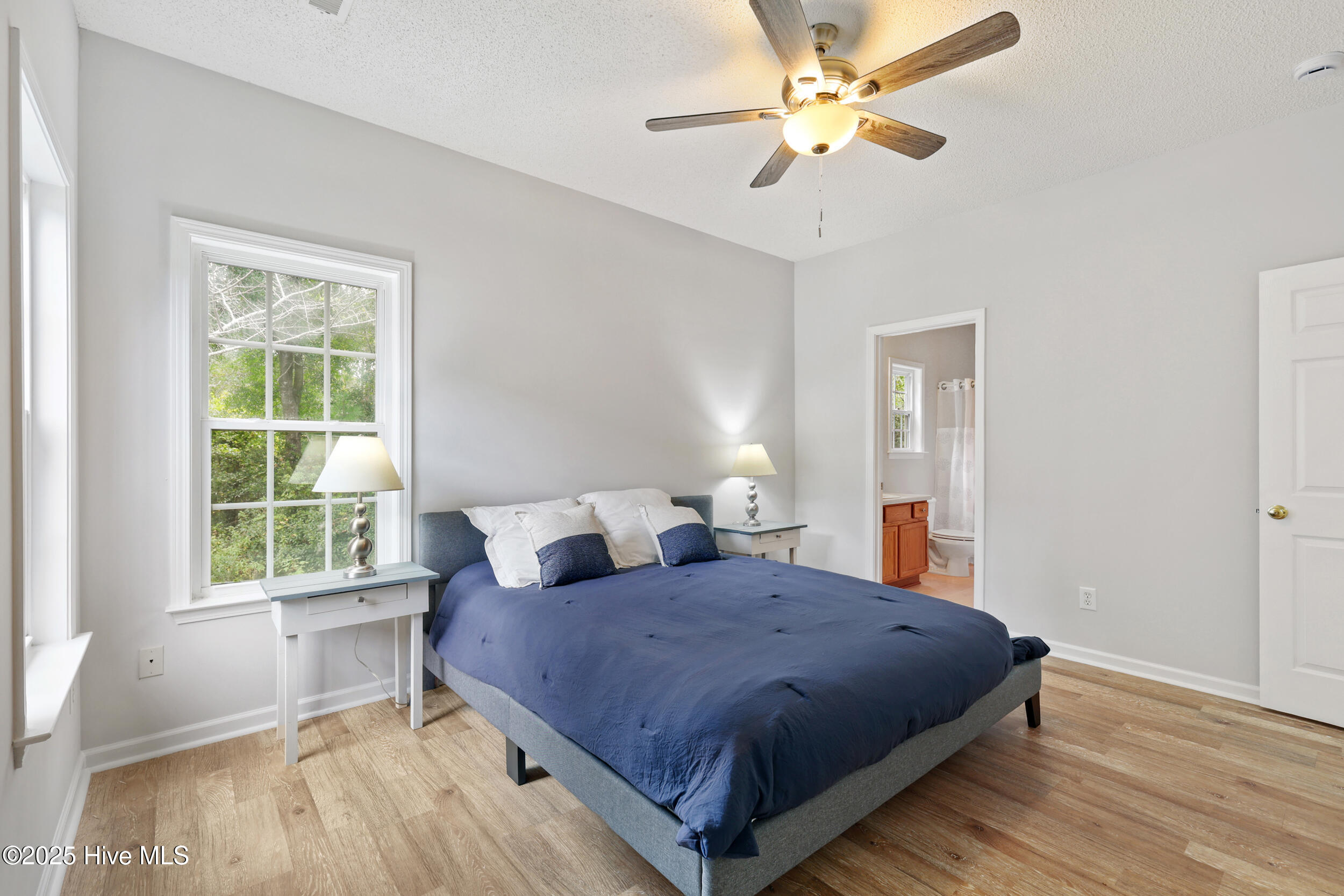 100533187 | Photo 18