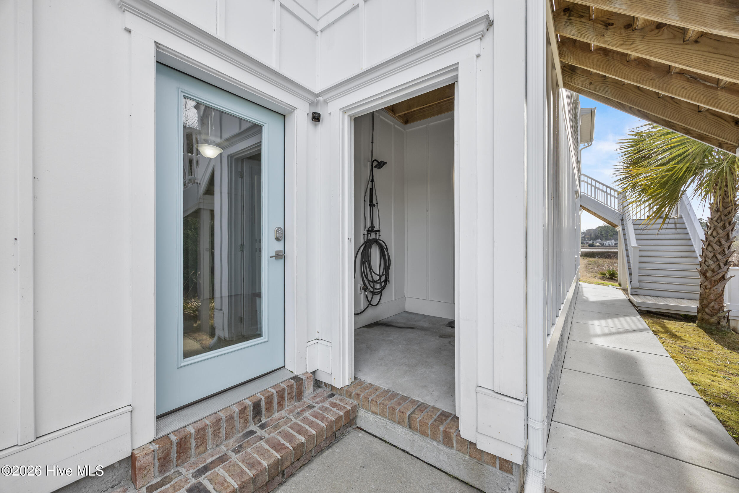 100549374 | Photo 59