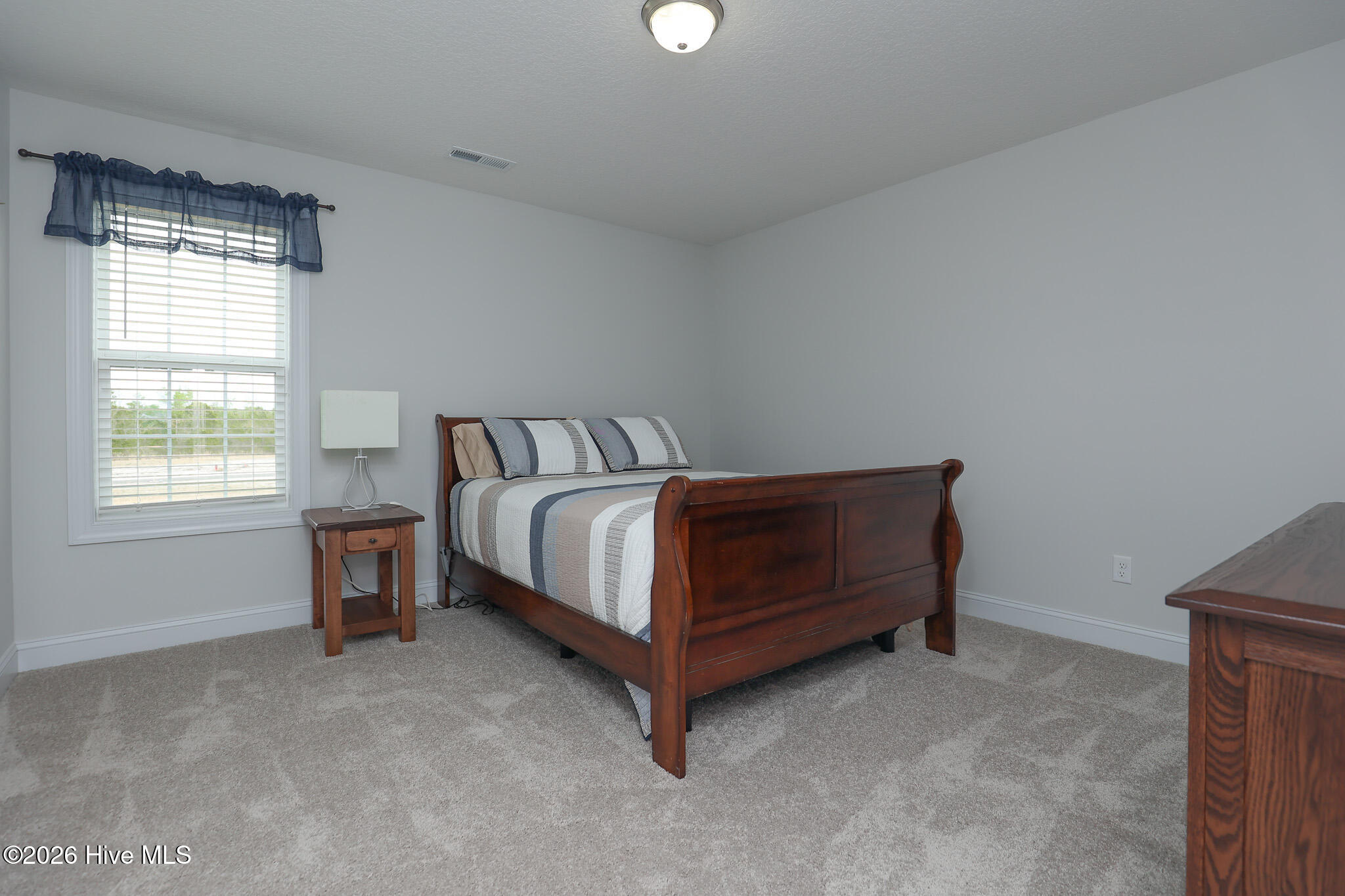 100566791 | Photo 34