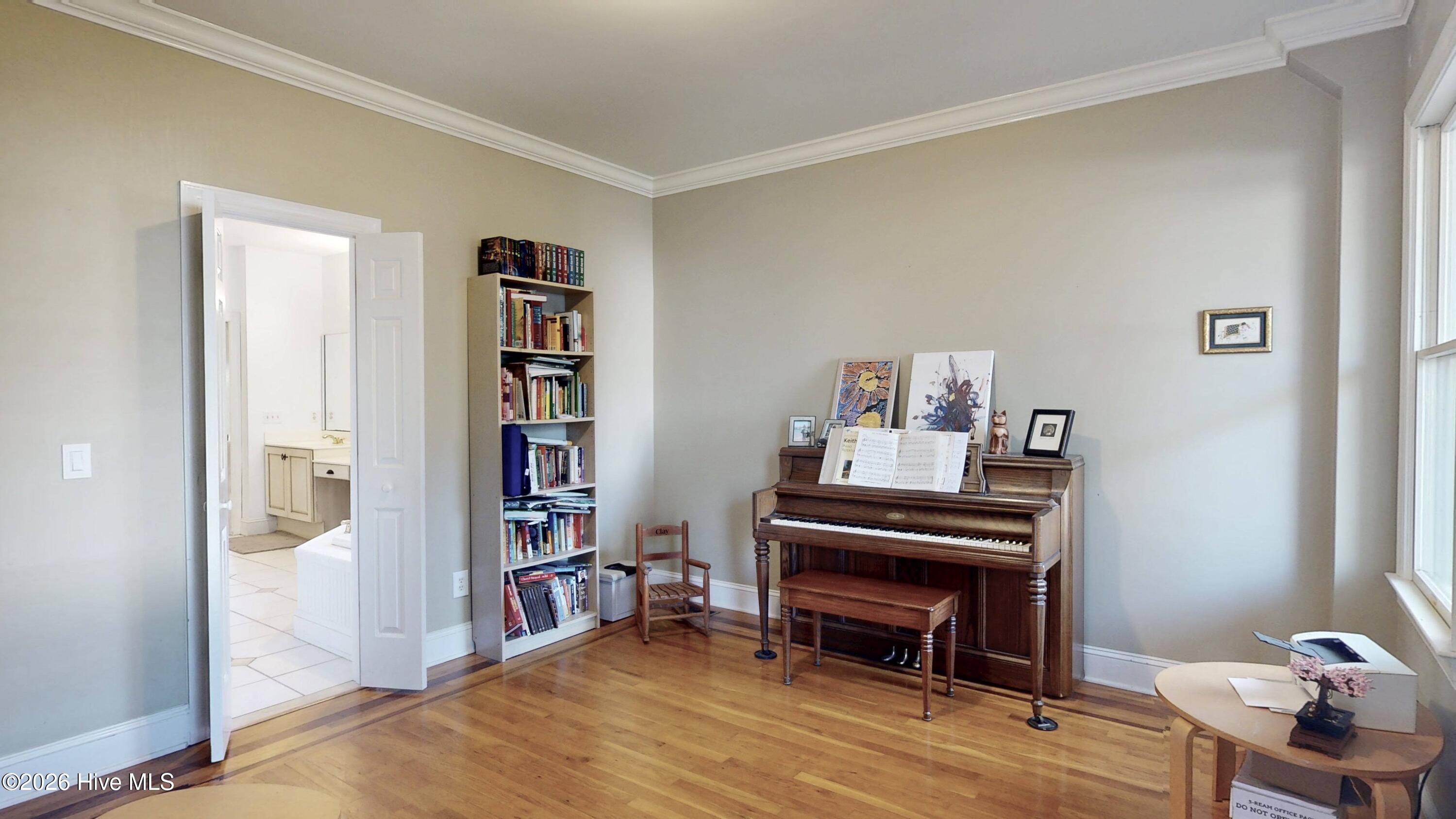 100549093 | Photo 19