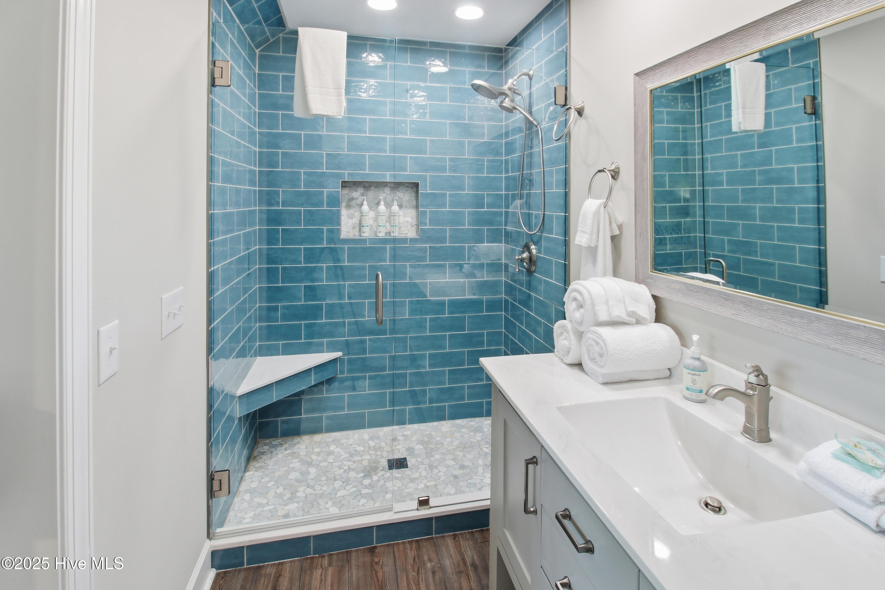 100539017 | Photo 22