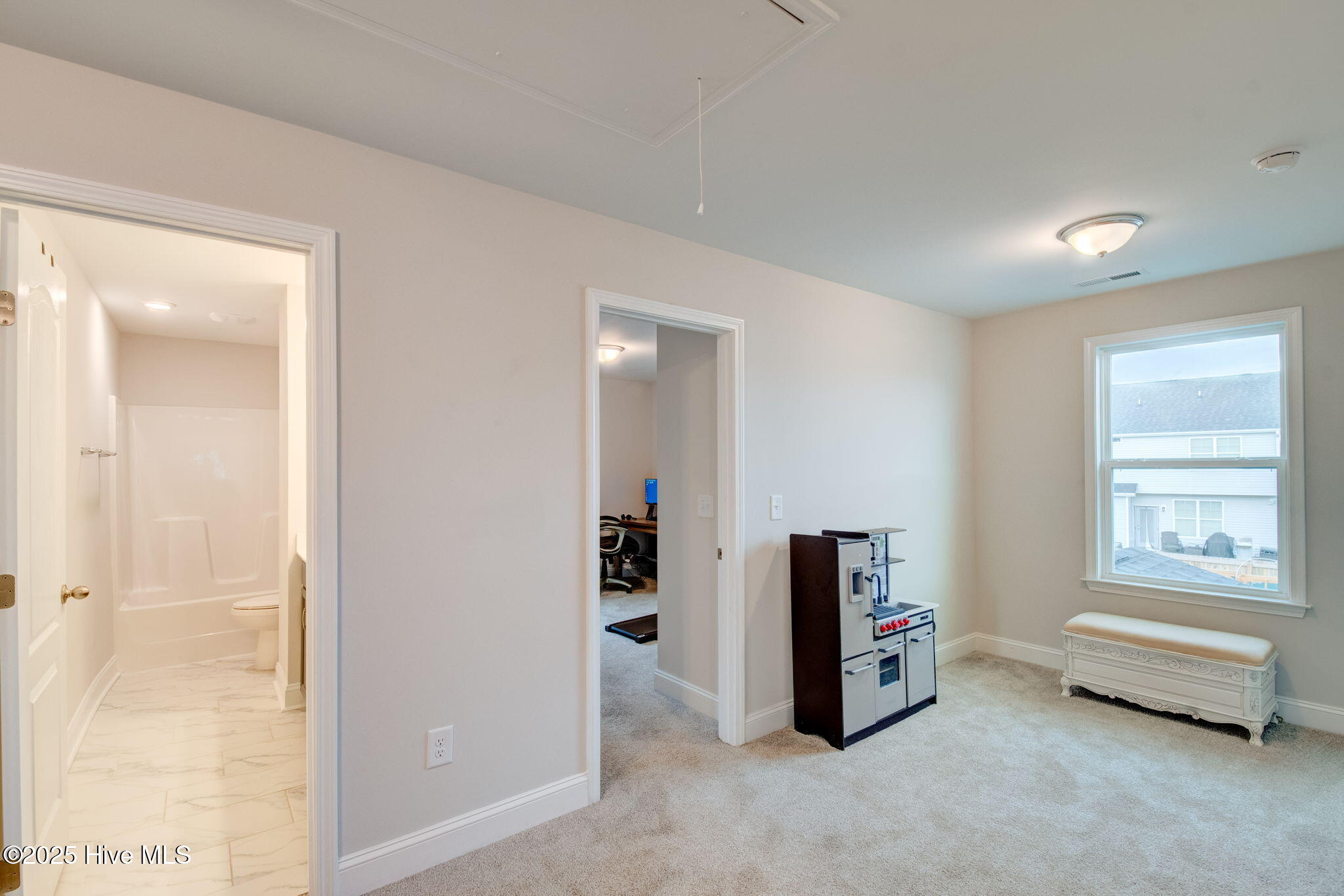 100535220 | Photo 36