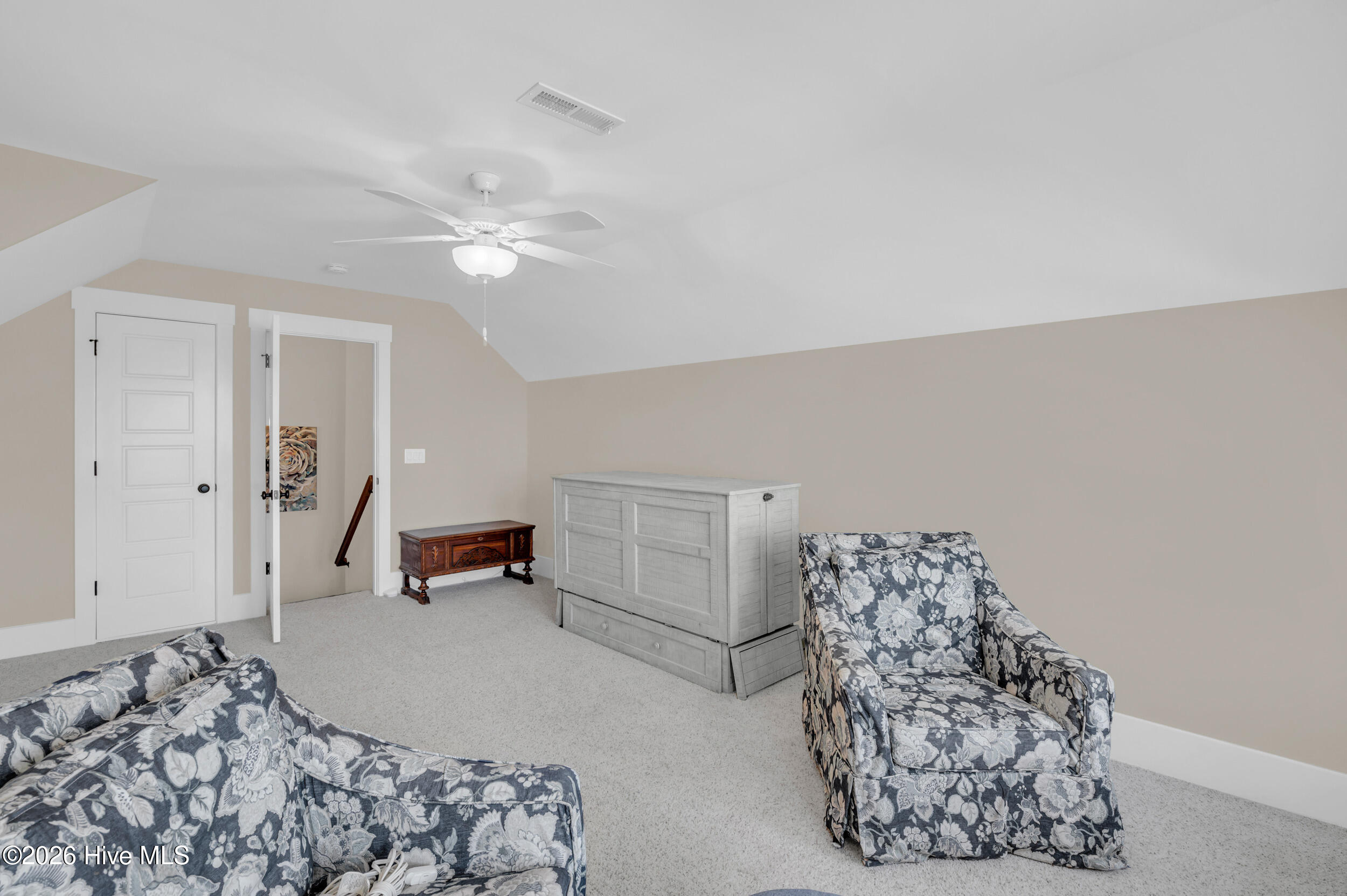 100550719 | Photo 38