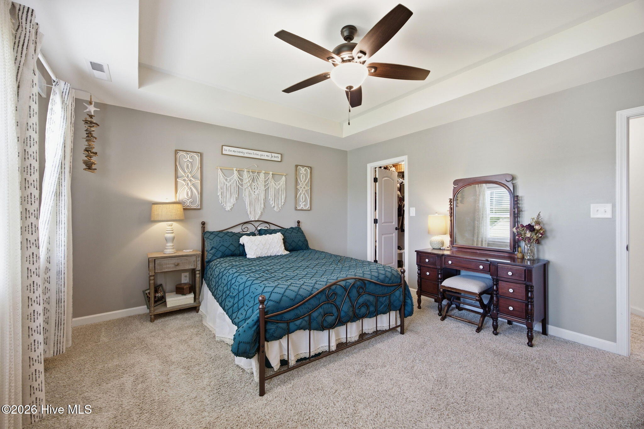 100570576 | Photo 19