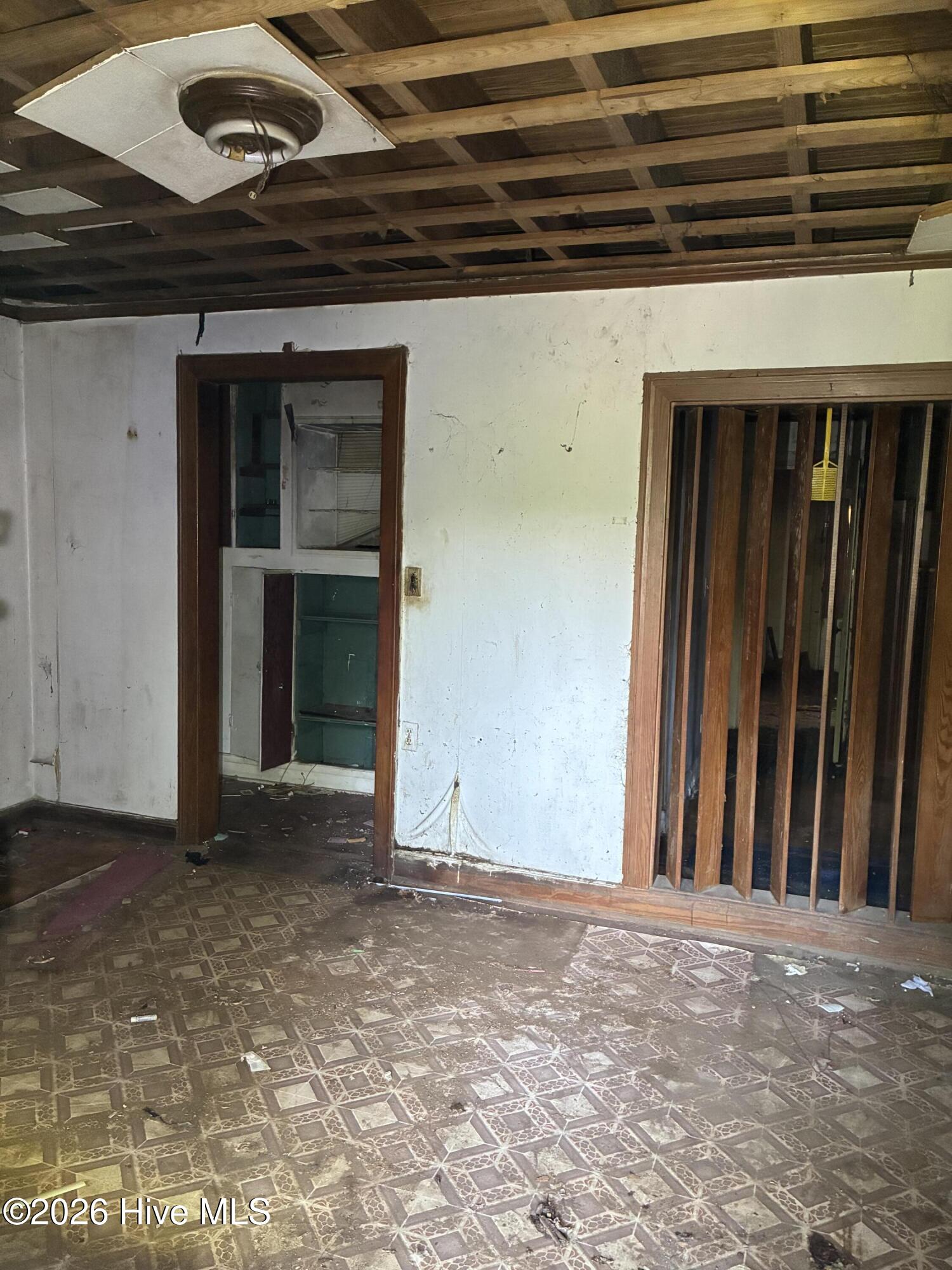 2nd image of 612 Green St E, Wilson, NC 27893 | MLS# 100591837