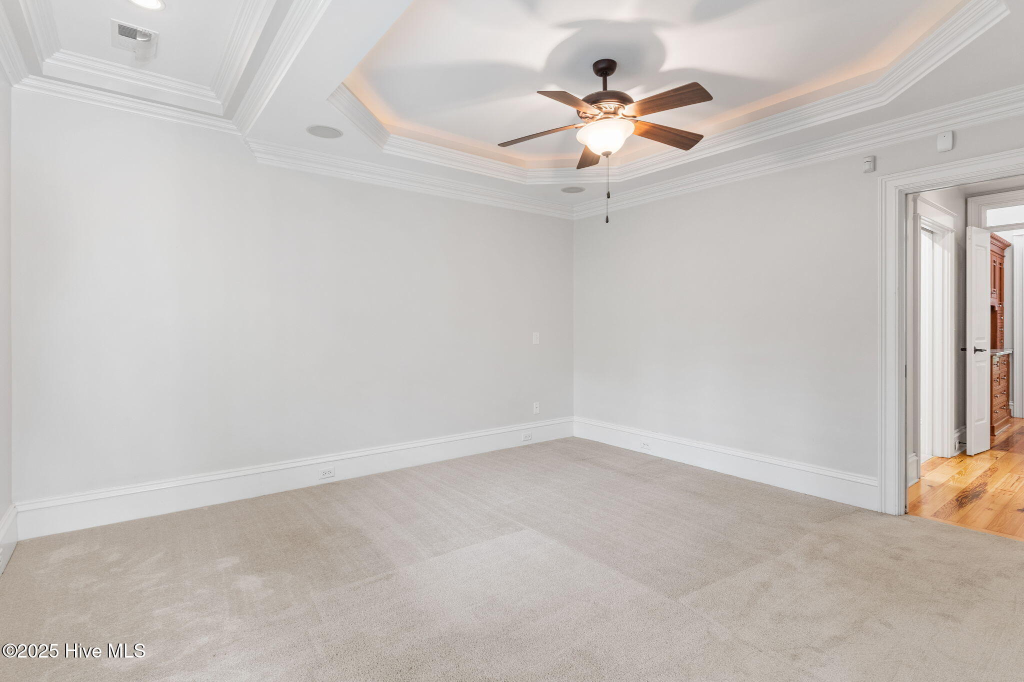 100512246 | Photo 28