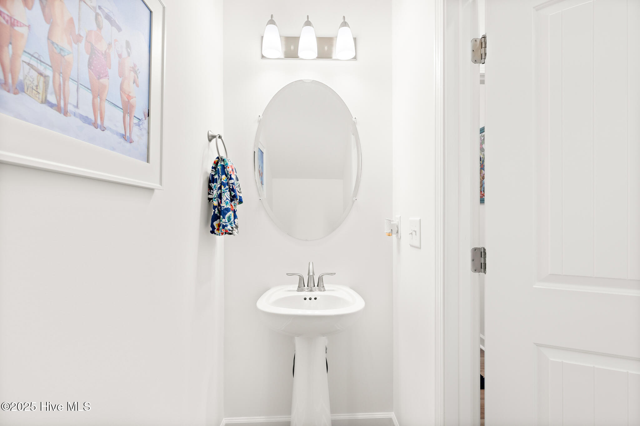 100518032 | Photo 14