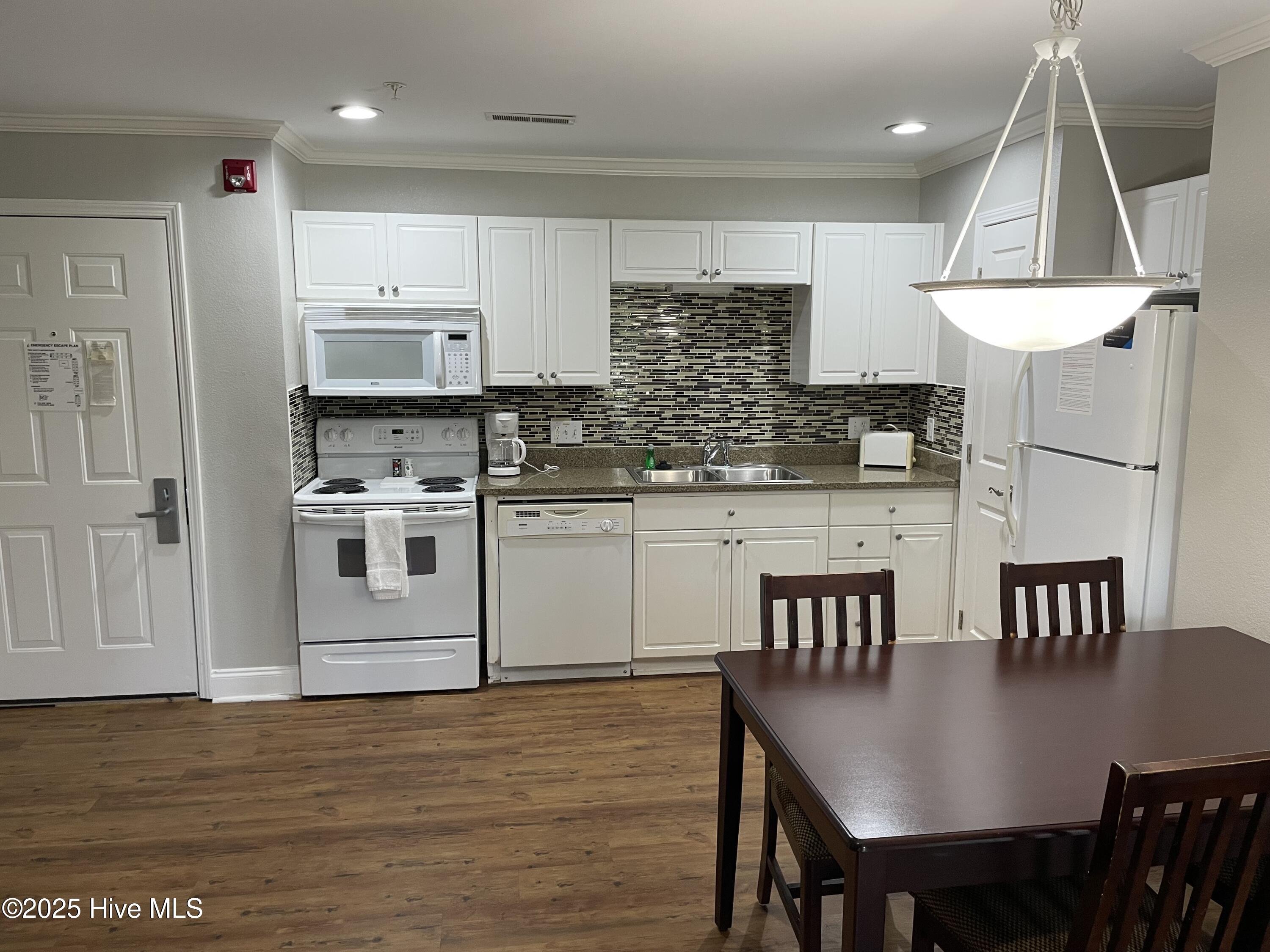 520 Little River Farm Boulevard UNIT C100, Carthage, NC, 28327