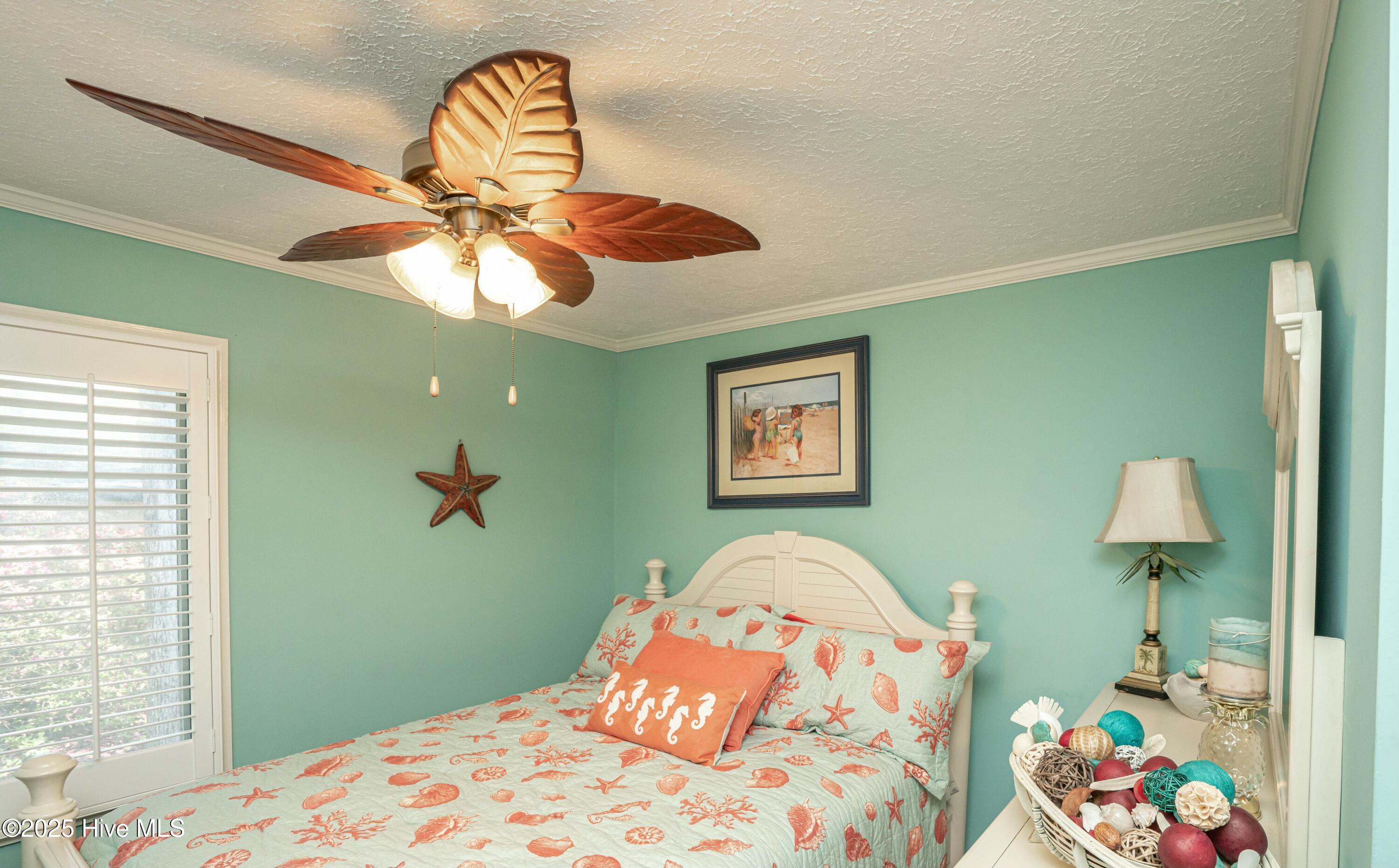 100502250 | Photo 28